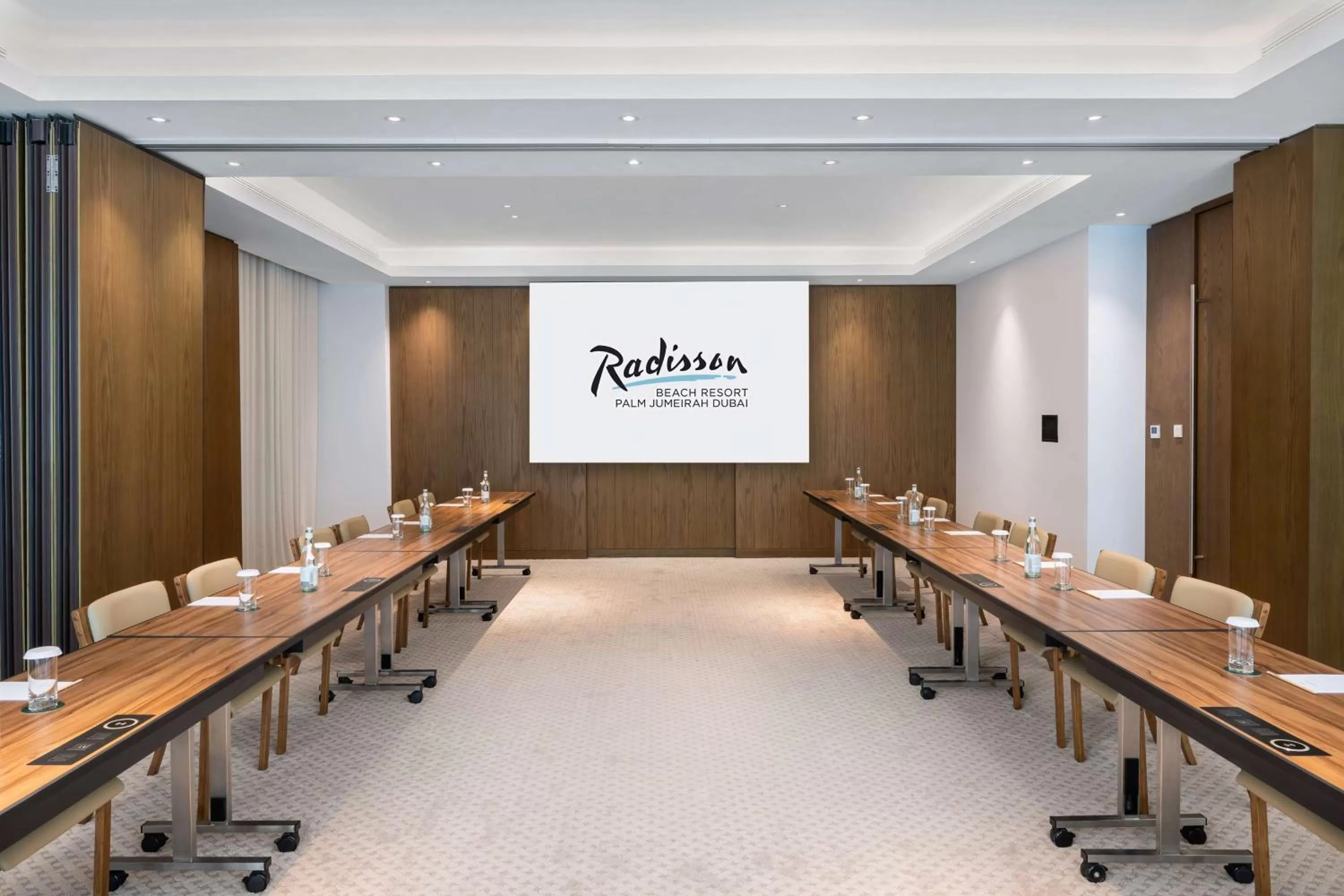 Meeting/conference room in Radisson Beach Resort Palm Jumeirah