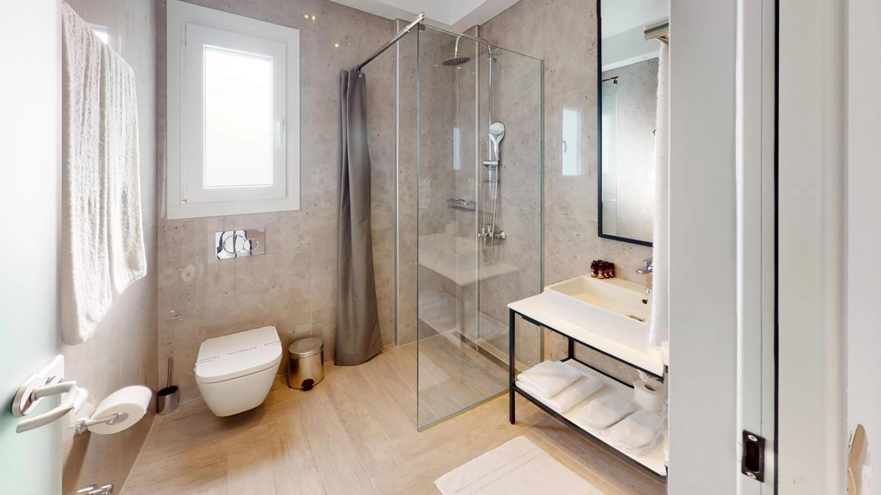 Bathroom in Golden Lion Parga