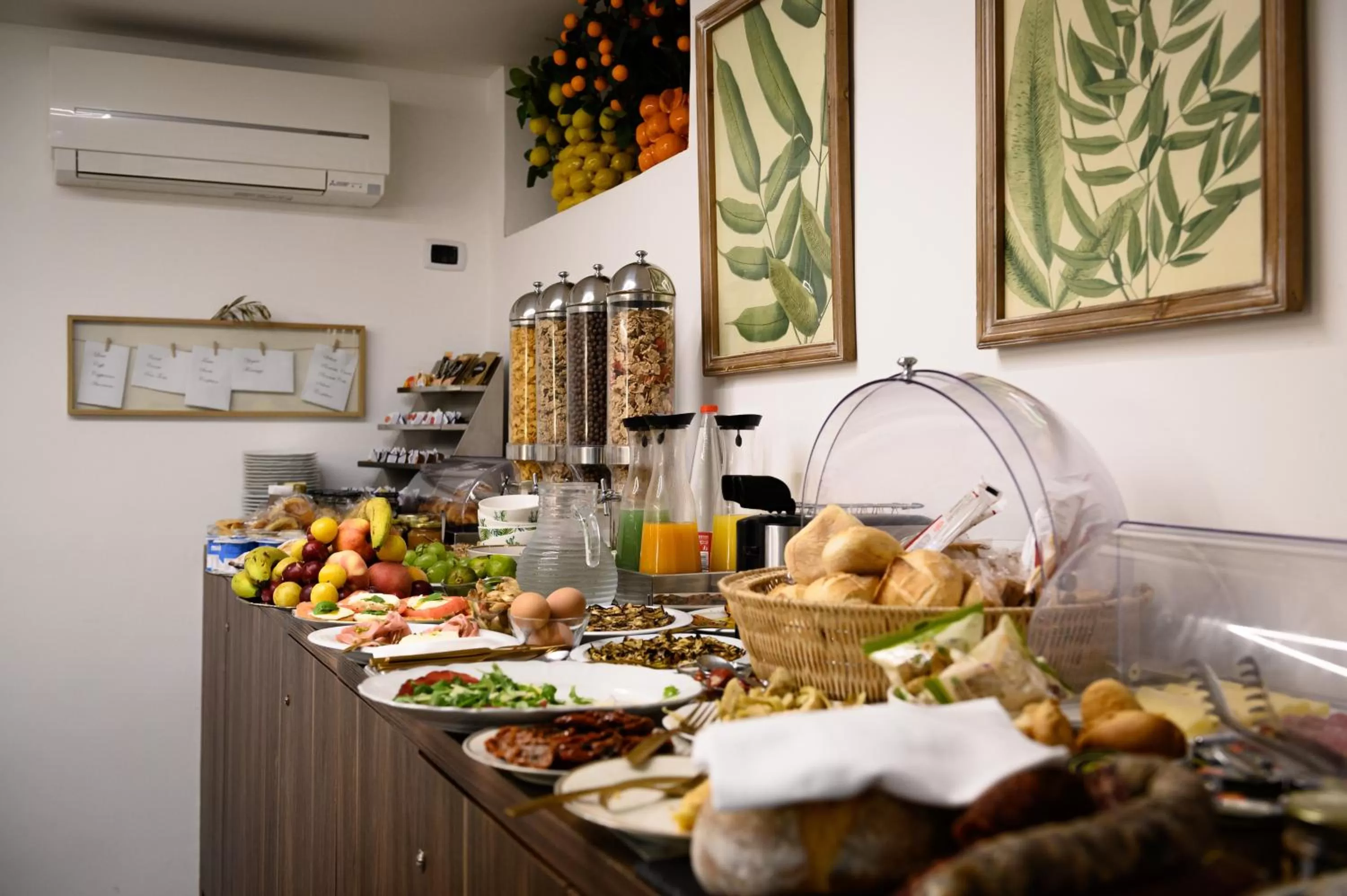 Food and drinks in Dream House Pompei