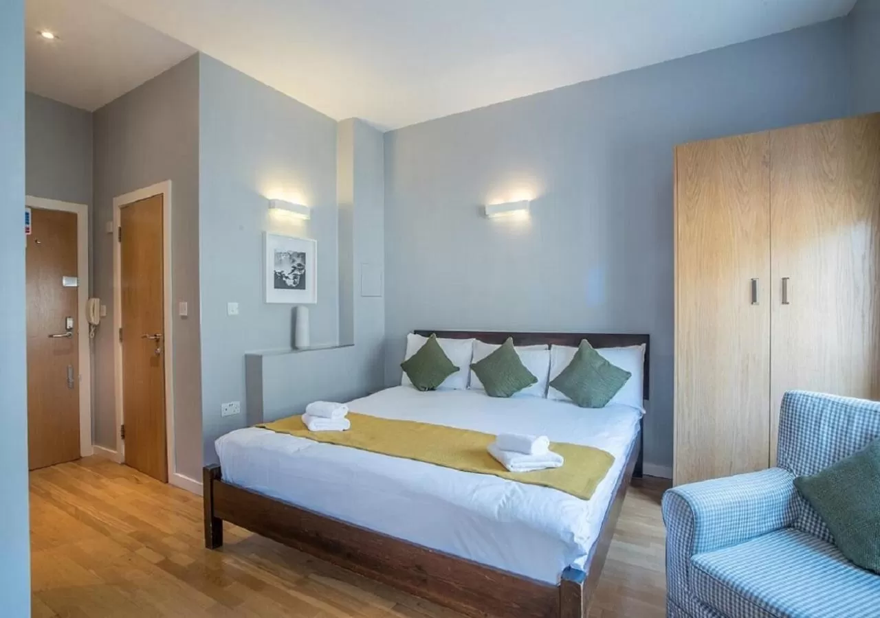 Bed in Hyde Park Executive Apartments