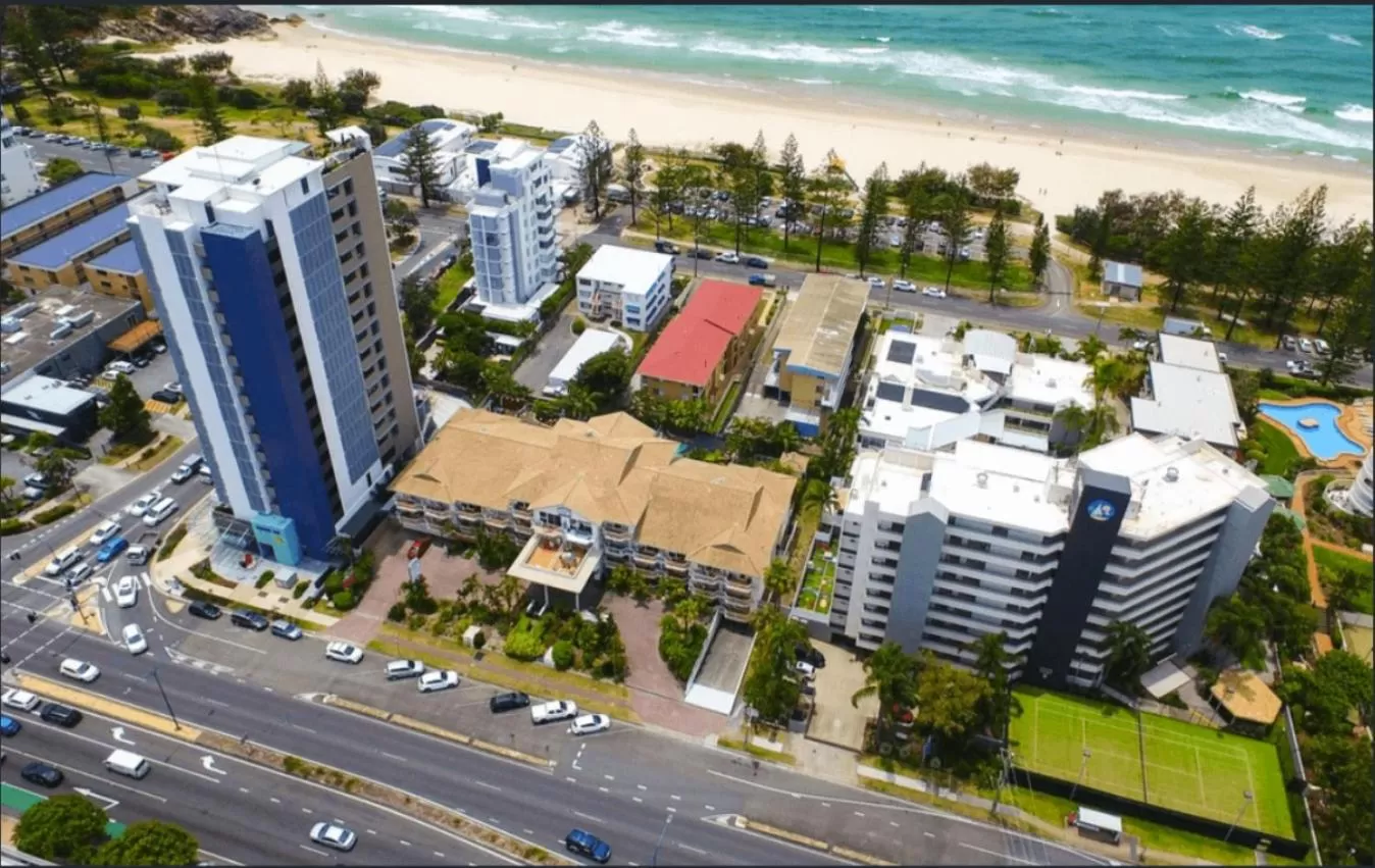 Outrigger Burleigh