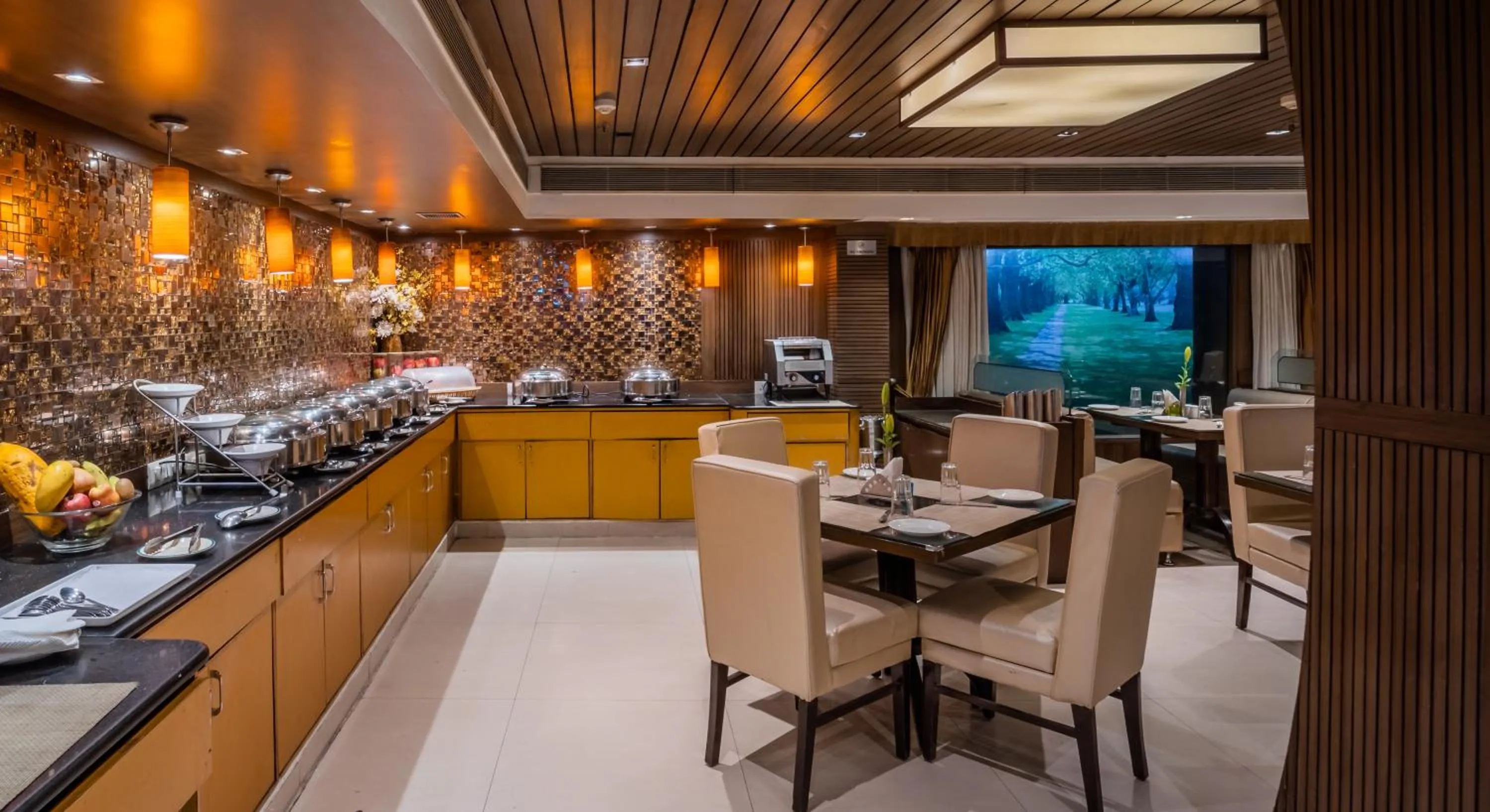 Restaurant/places to eat in Hotel Shanti Palace Mahipalpur