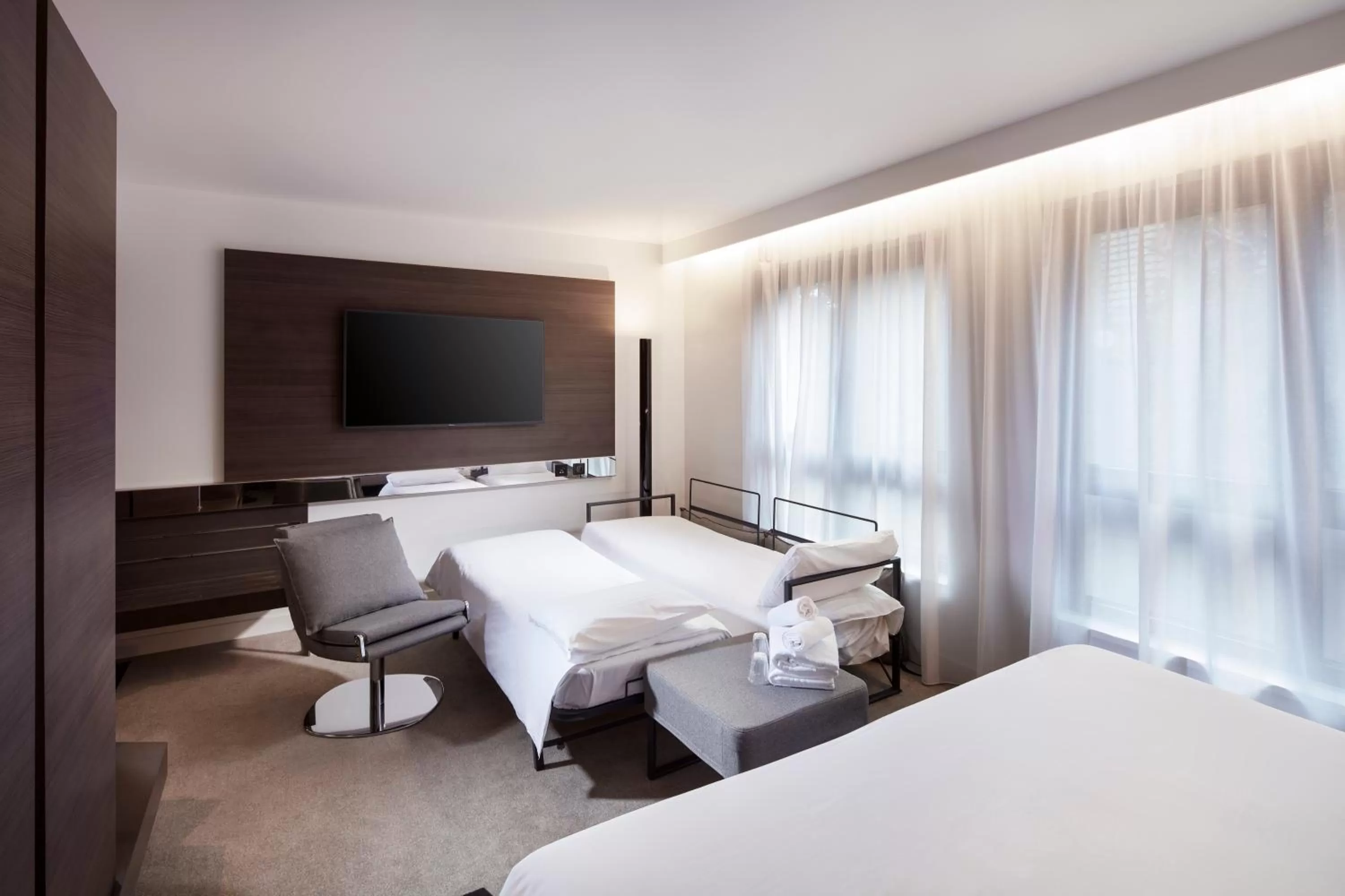 Photo of the whole room, Bed in Novotel Suites Colmar Centre