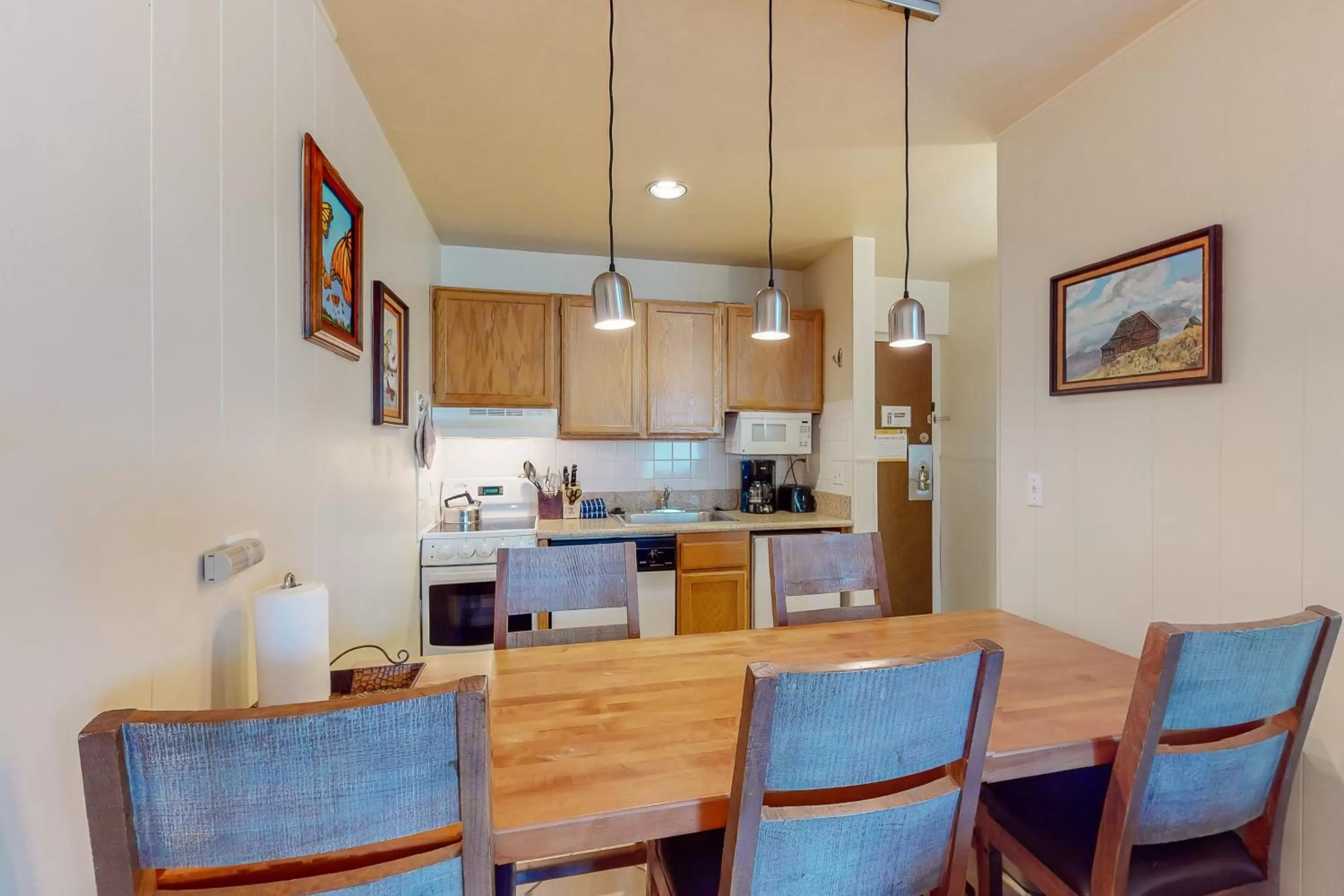 Kitchen/Kitchenette in Life at the Lodge