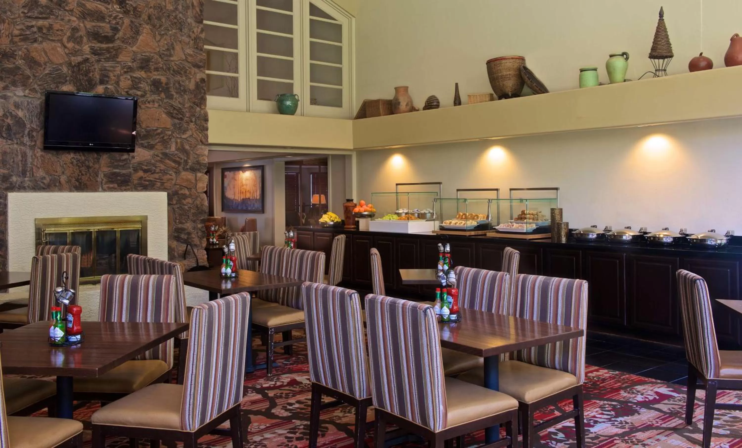 Restaurant/places to eat in Embassy Suites by Hilton Flagstaff