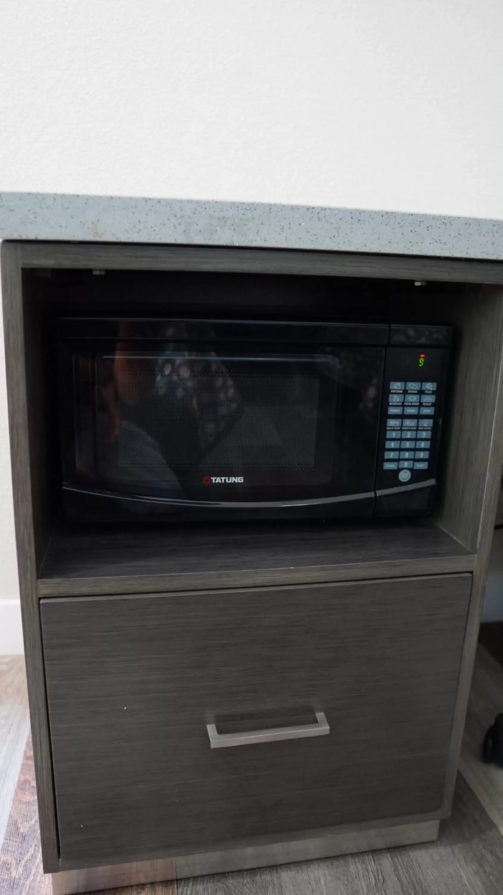 Standard King Room in Sea Breeze Inn - LAX Airport, Los Angeles Standard King Room in Sea Breeze Inn - LAX Airport, Los Angeles