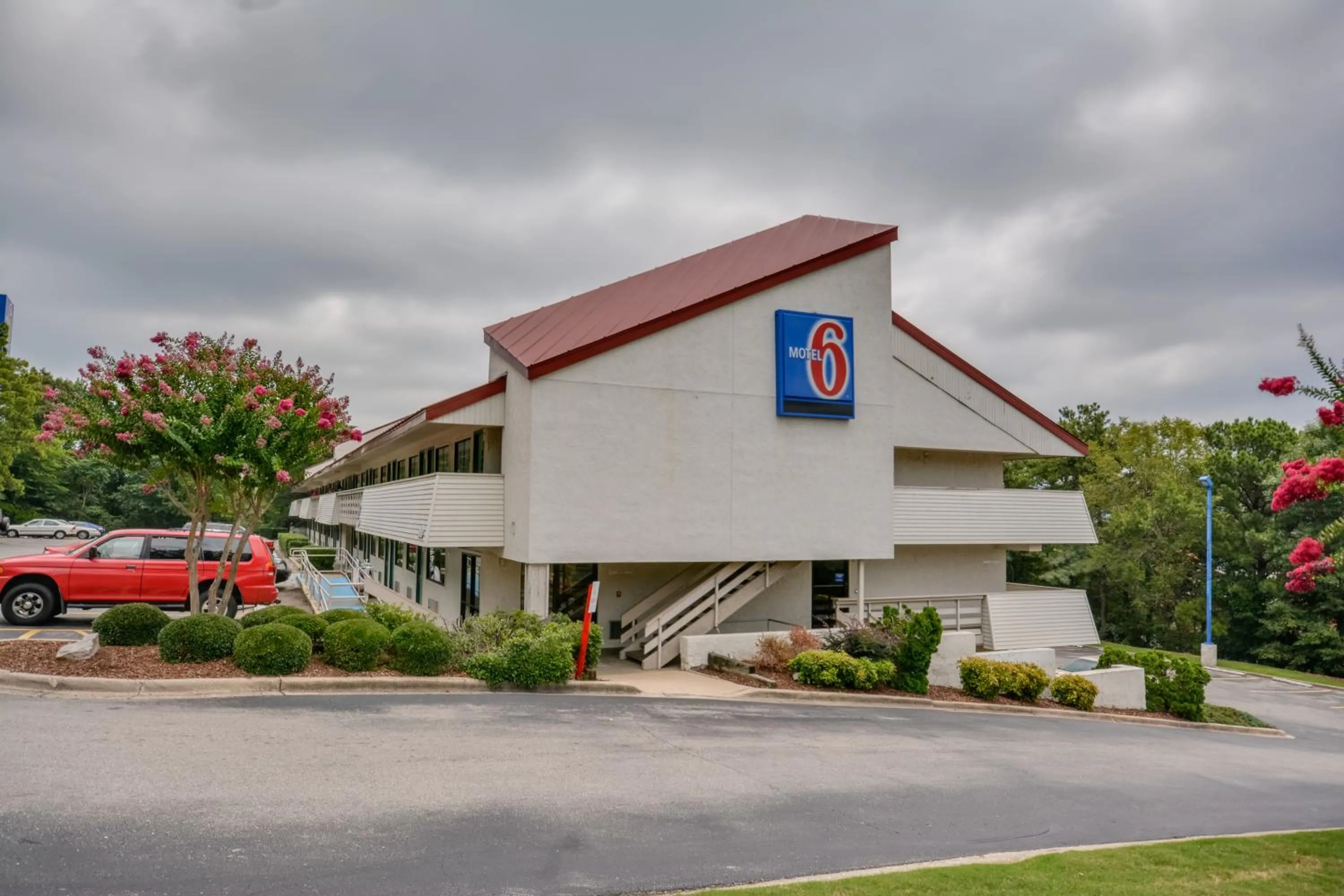 Property building in Motel 6-Birmingham, AL