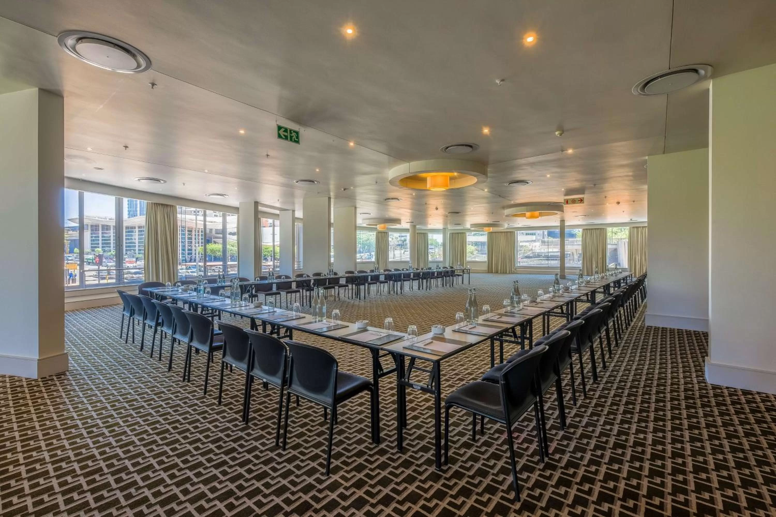 Restaurant/places to eat in Radisson Blu Gautrain Hotel, Sandton Johannesburg