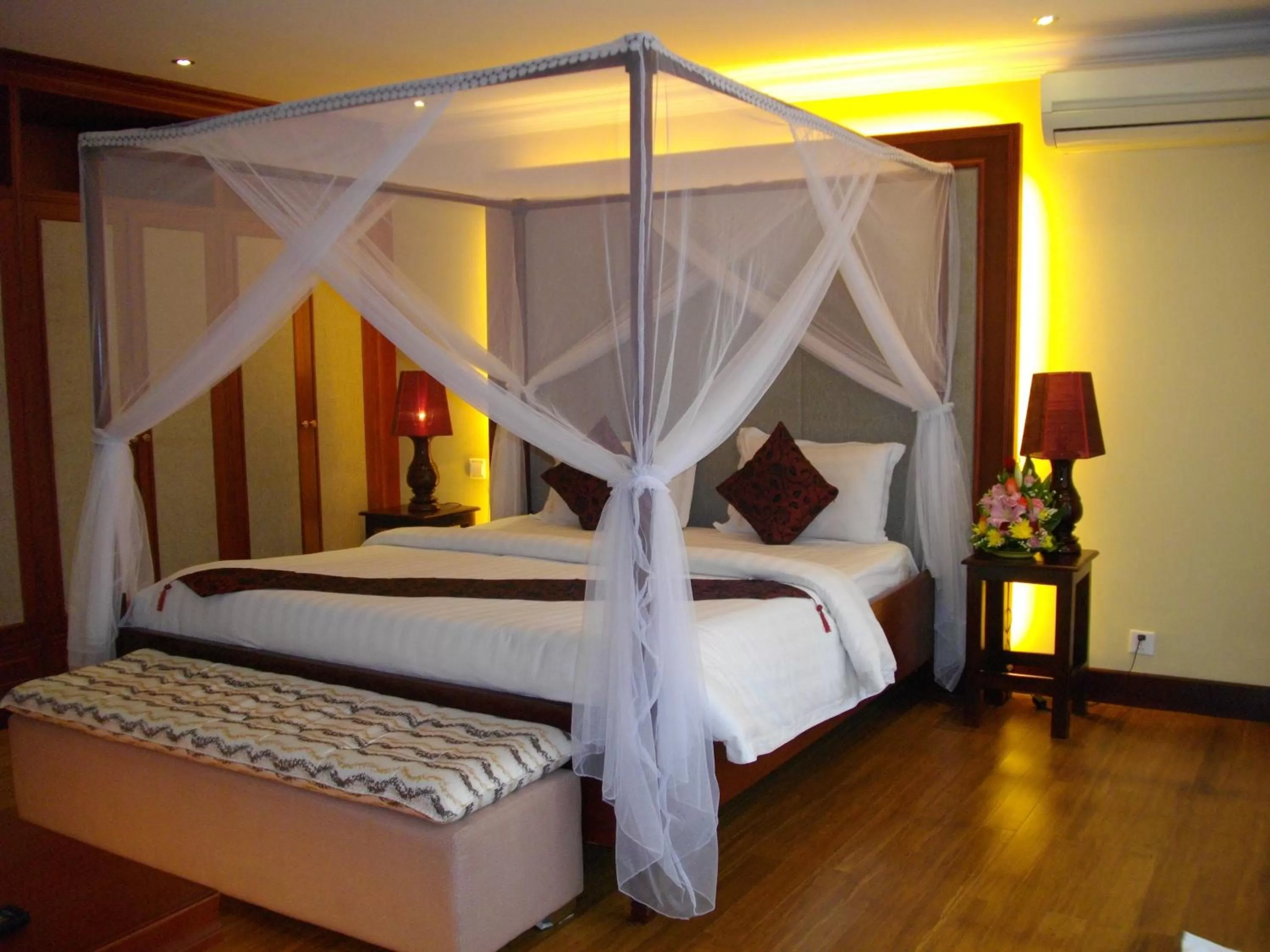 Bed in Lux Riverside Hotel & Apartment