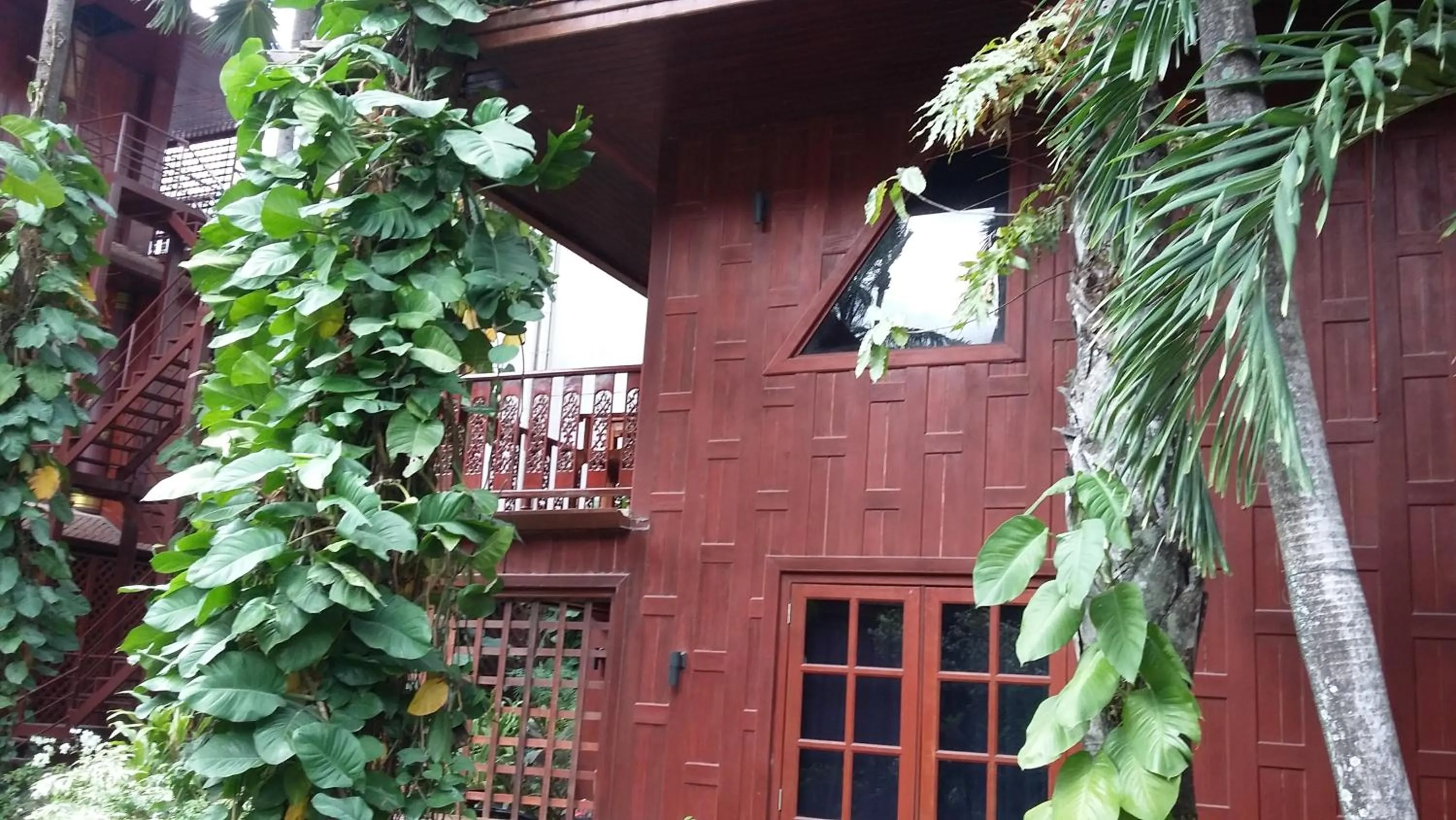 Property building in Royal Phawadee Village Patong - 2 Minutes walk to the beach