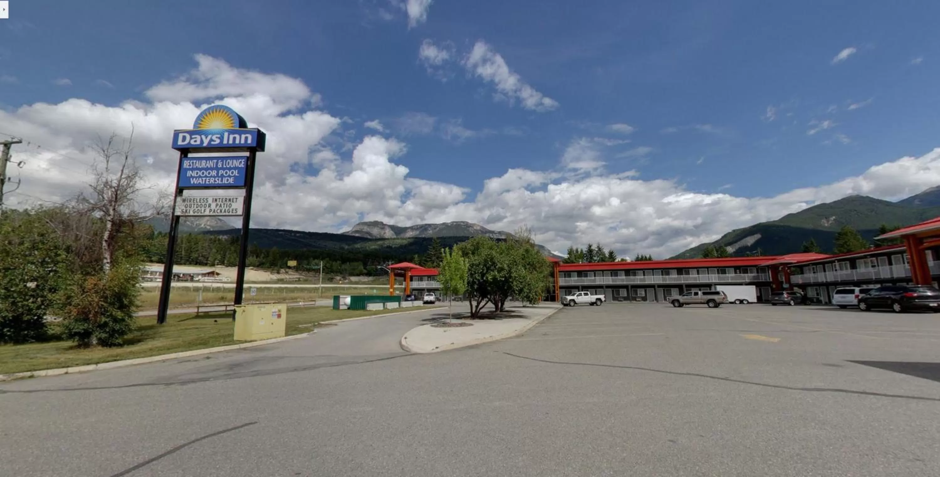 Area and facilities in Days Inn by Wyndham Golden