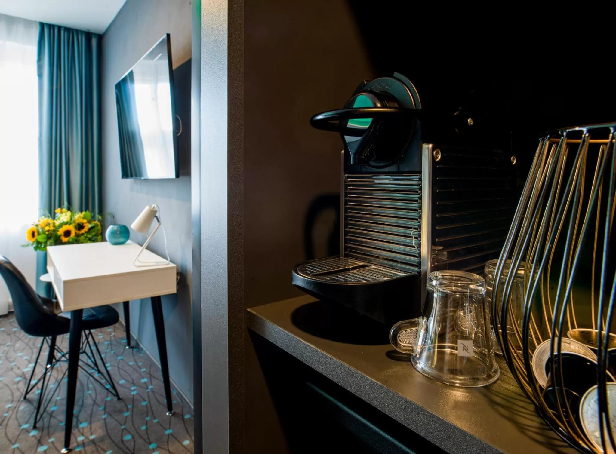 Coffee/tea facilities in Rooftop Planet Prague Hotel