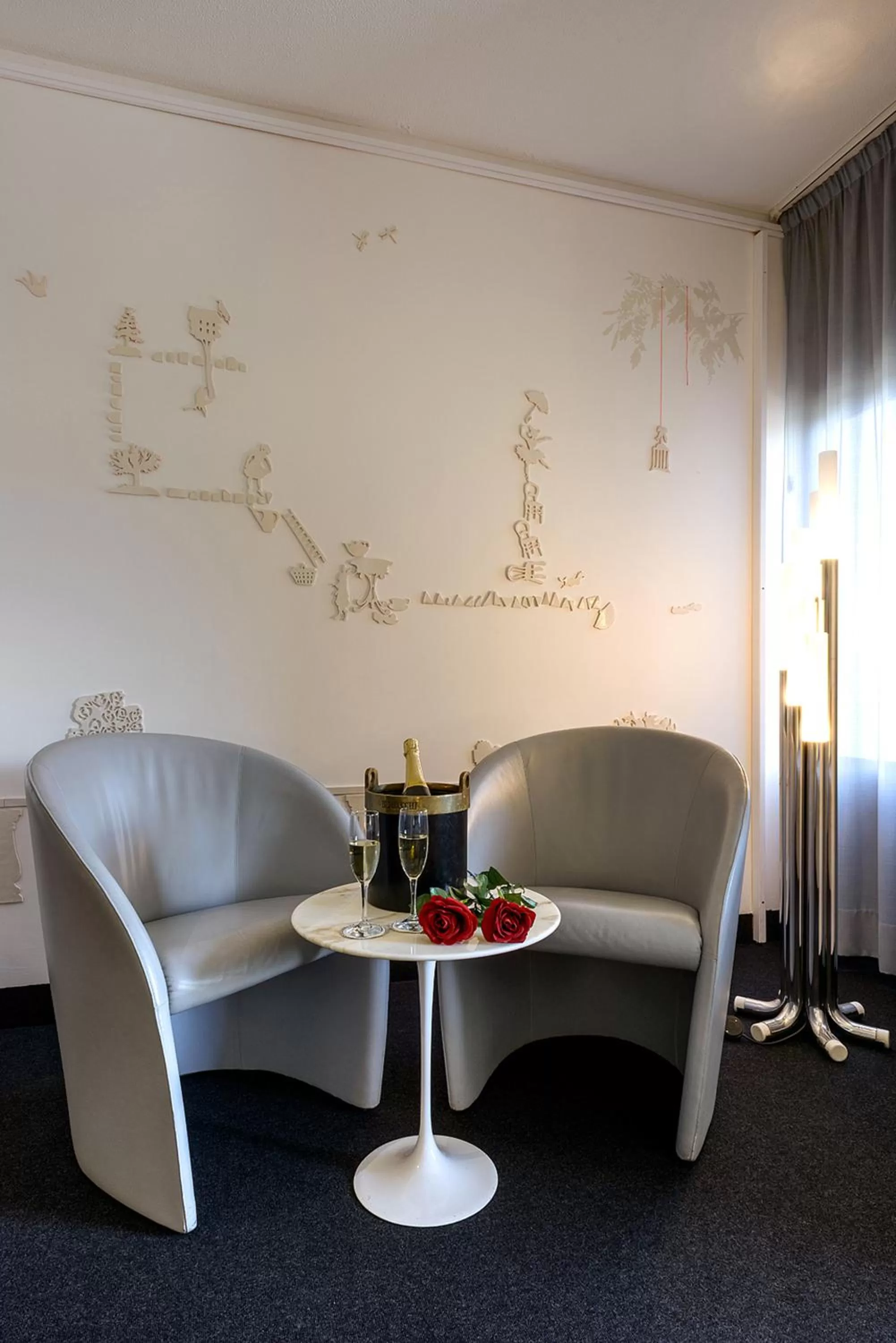 Seating area in Albornoz Palace Hotel