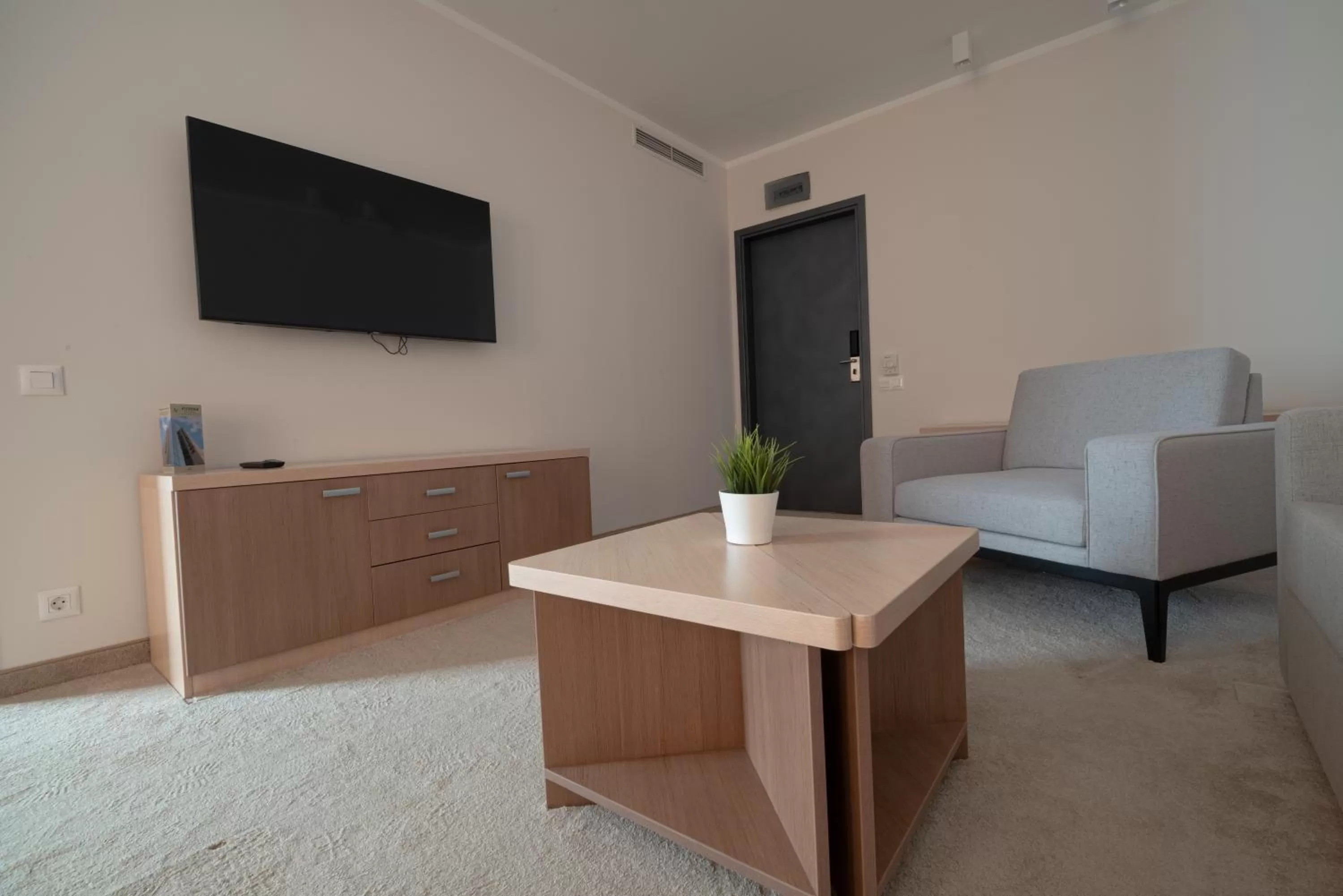 TV and multimedia in Vitosha Park Hotel - Free Indoor Pool & Parking