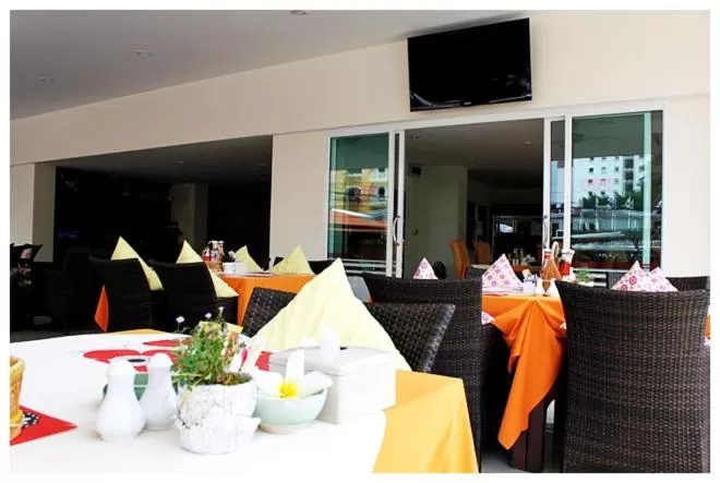 Restaurant/places to eat in soi2inn