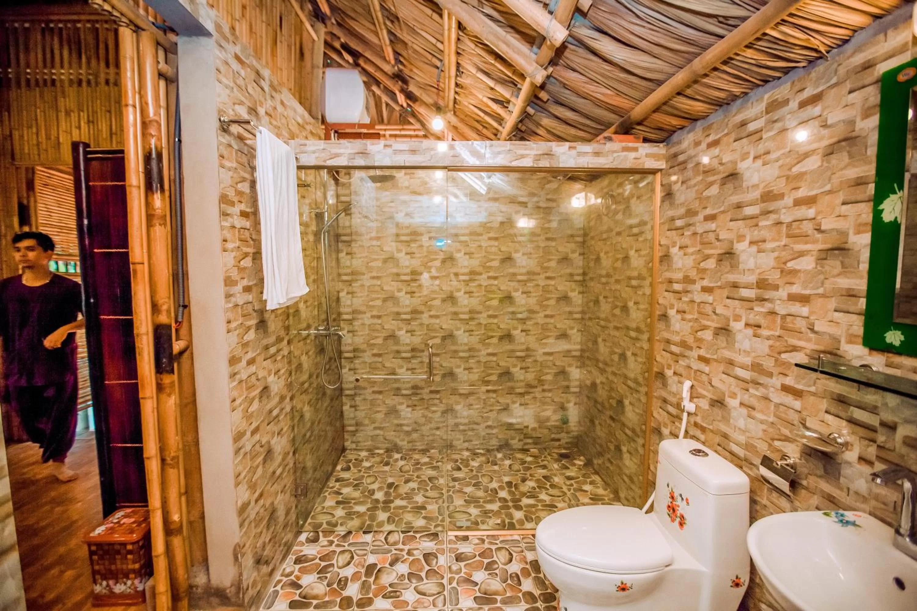 Bathroom in Tam Coc Rice Fields Resort