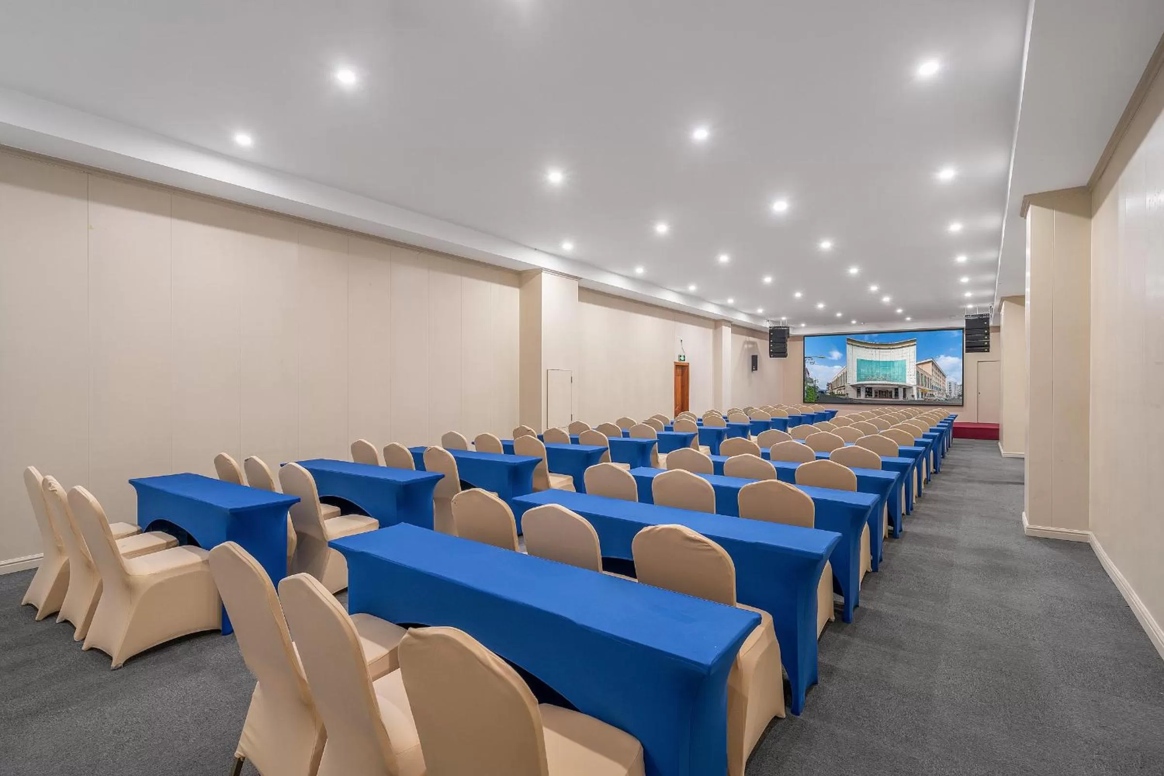 Meeting/conference room in Guangzhou Baiyun Airport Rejoice by Argyle Hotel Rehe Metro Exit B --Free shuttle bus is provided during the 138th Canton Fair