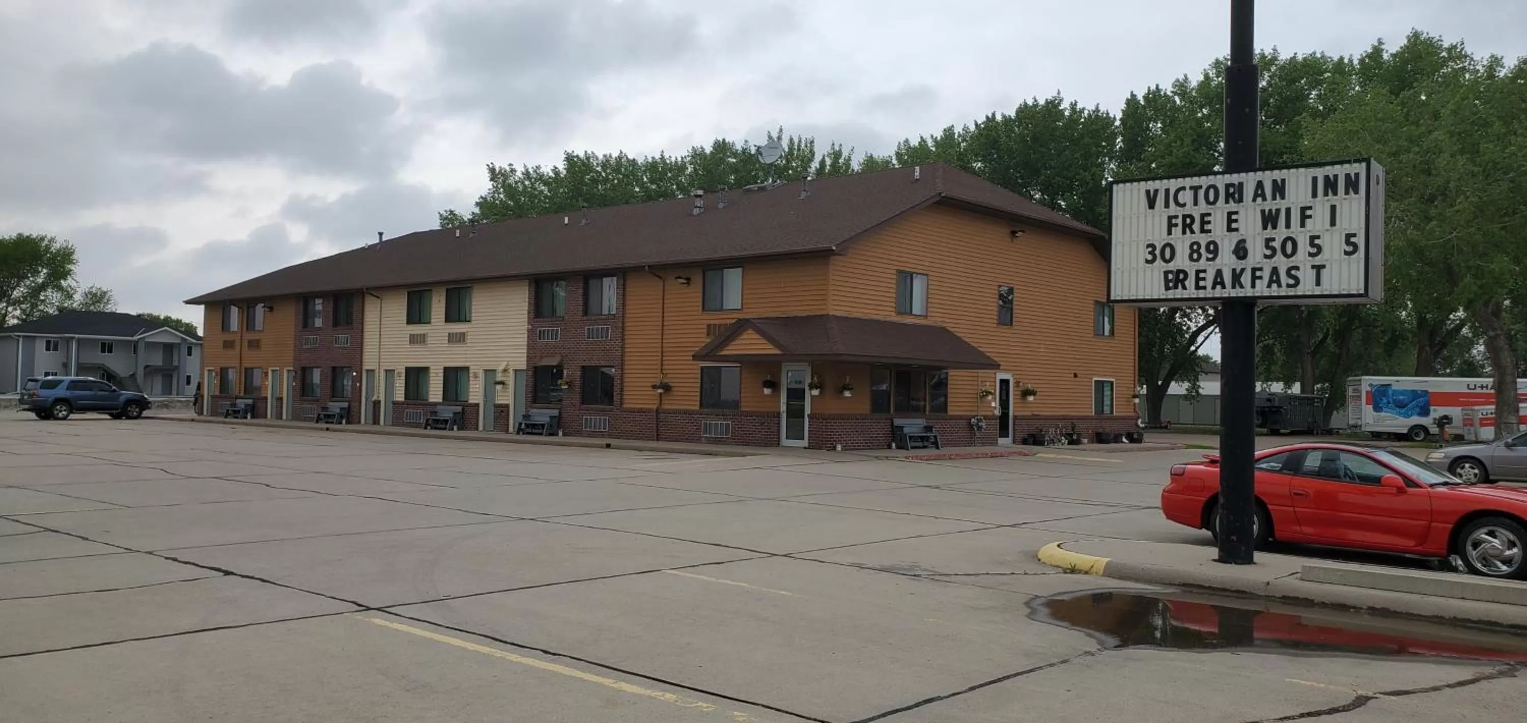 Property building in VICTORIAN INN