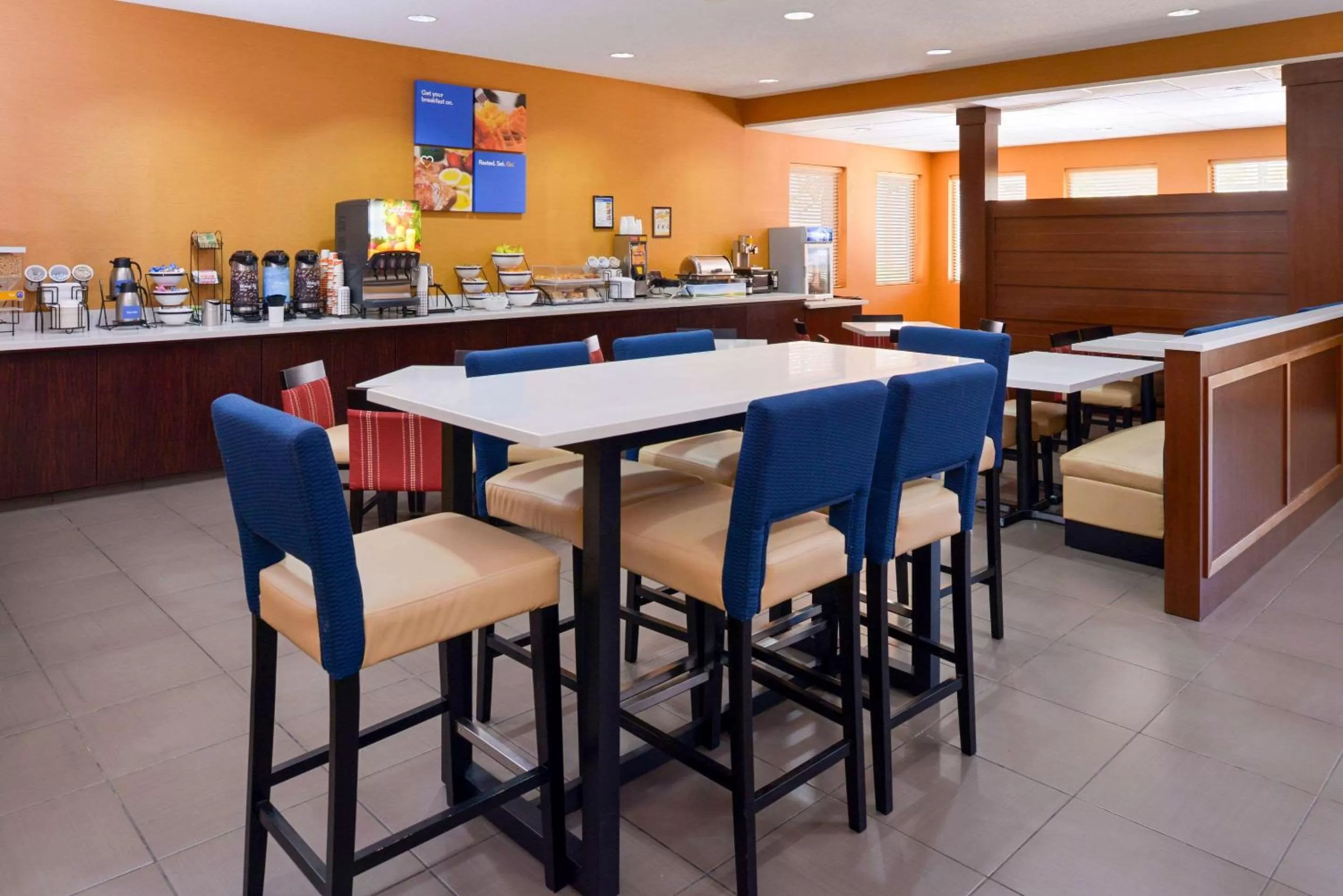 Restaurant/places to eat in Holiday Inn Express & Suites Joplin Southeast by IHG