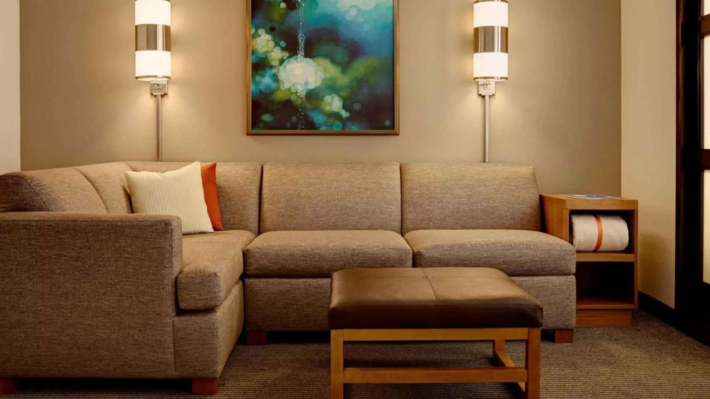 Guestroom Two Doubles with Sofa bed - single occupancy in Sonesta Select Atlanta Duluth Guestroom Two Doubles with Sofa bed - single occupancy in Sonesta Select Atlanta Duluth