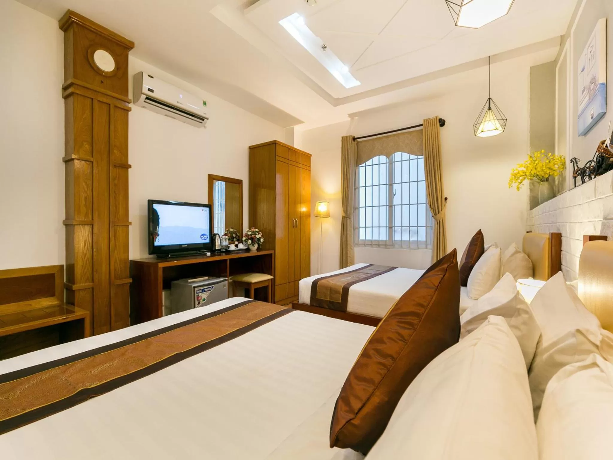 Photo of the whole room, Bed in Vilion Boutique Hotel Ben Thanh