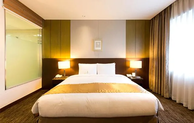 Bedroom, Bed in Stanford Hotel Seoul