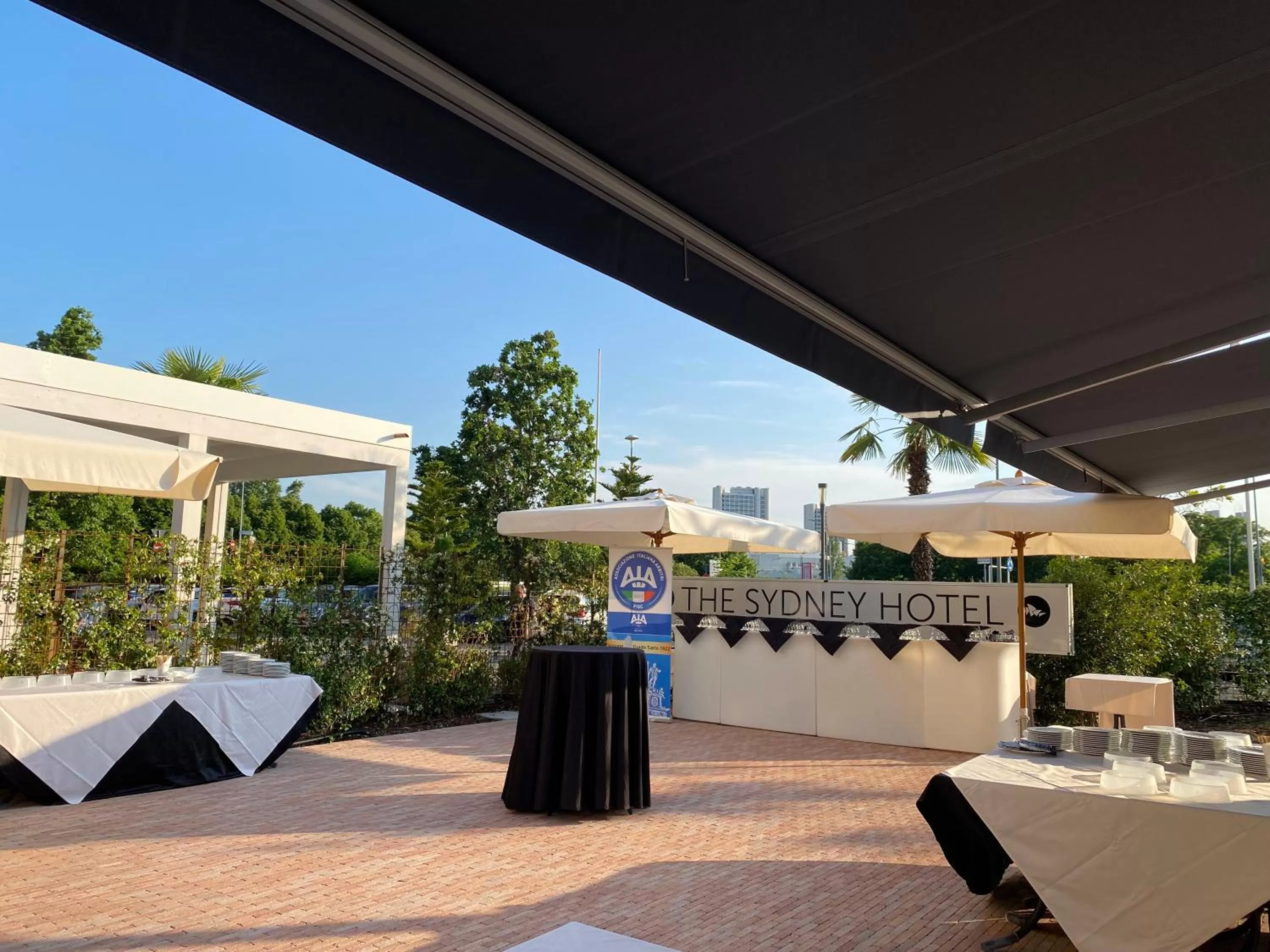 Restaurant/places to eat in The Sydney Hotel