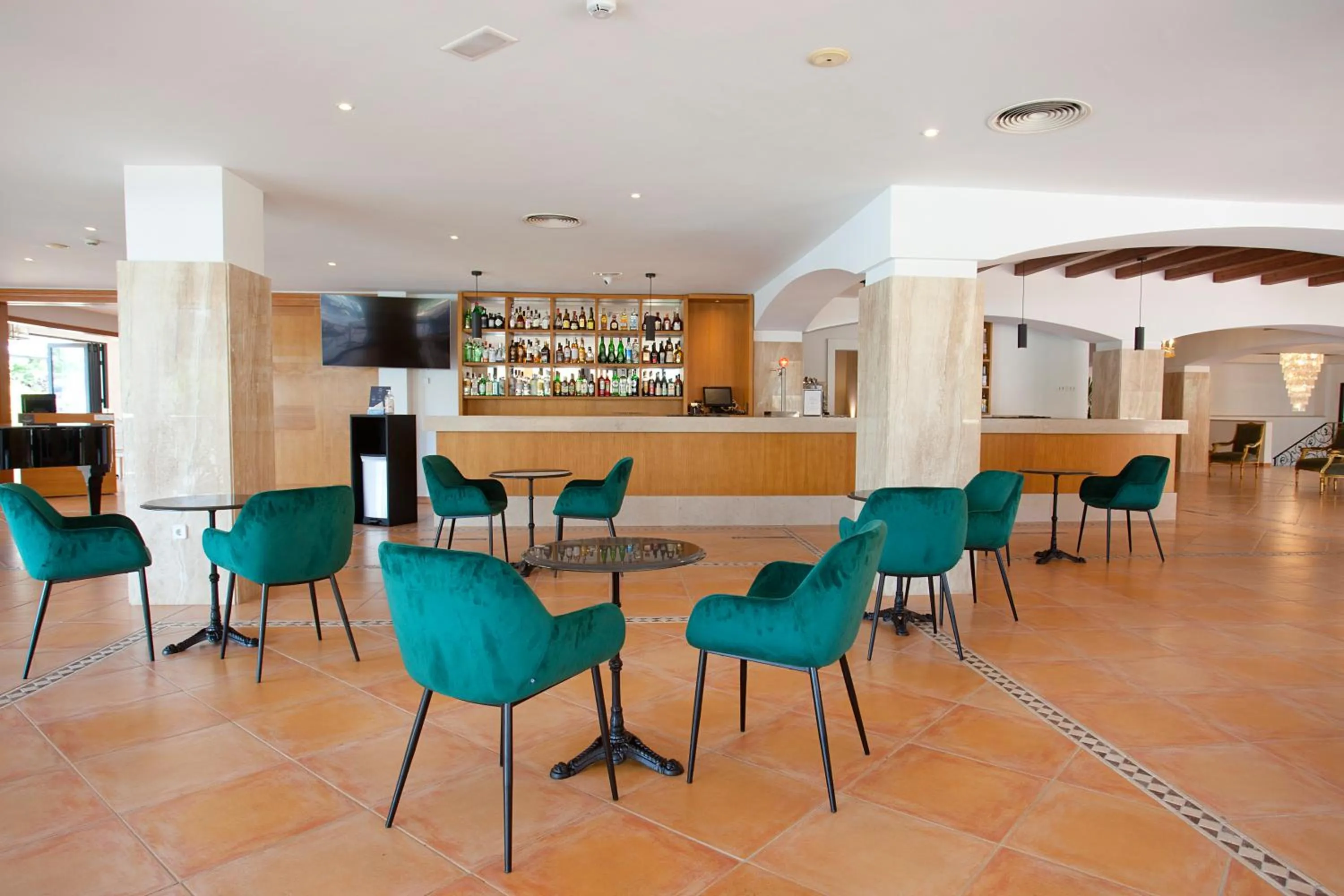 Lounge or bar in Mon Port Hotel & Spa