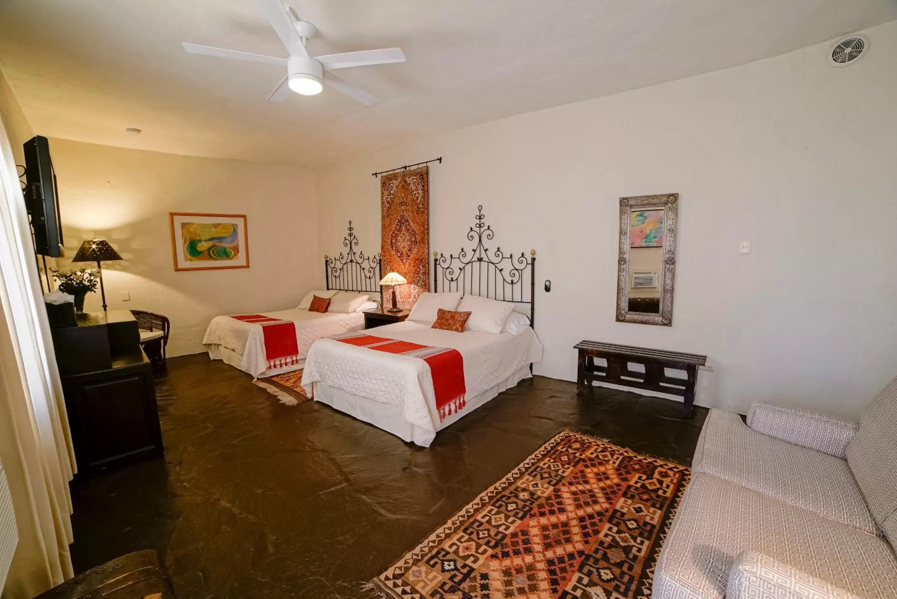 Deluxe Double or Twin Room with Balcony in Villa Mirasol Deluxe Double or Twin Room with Balcony in Villa Mirasol