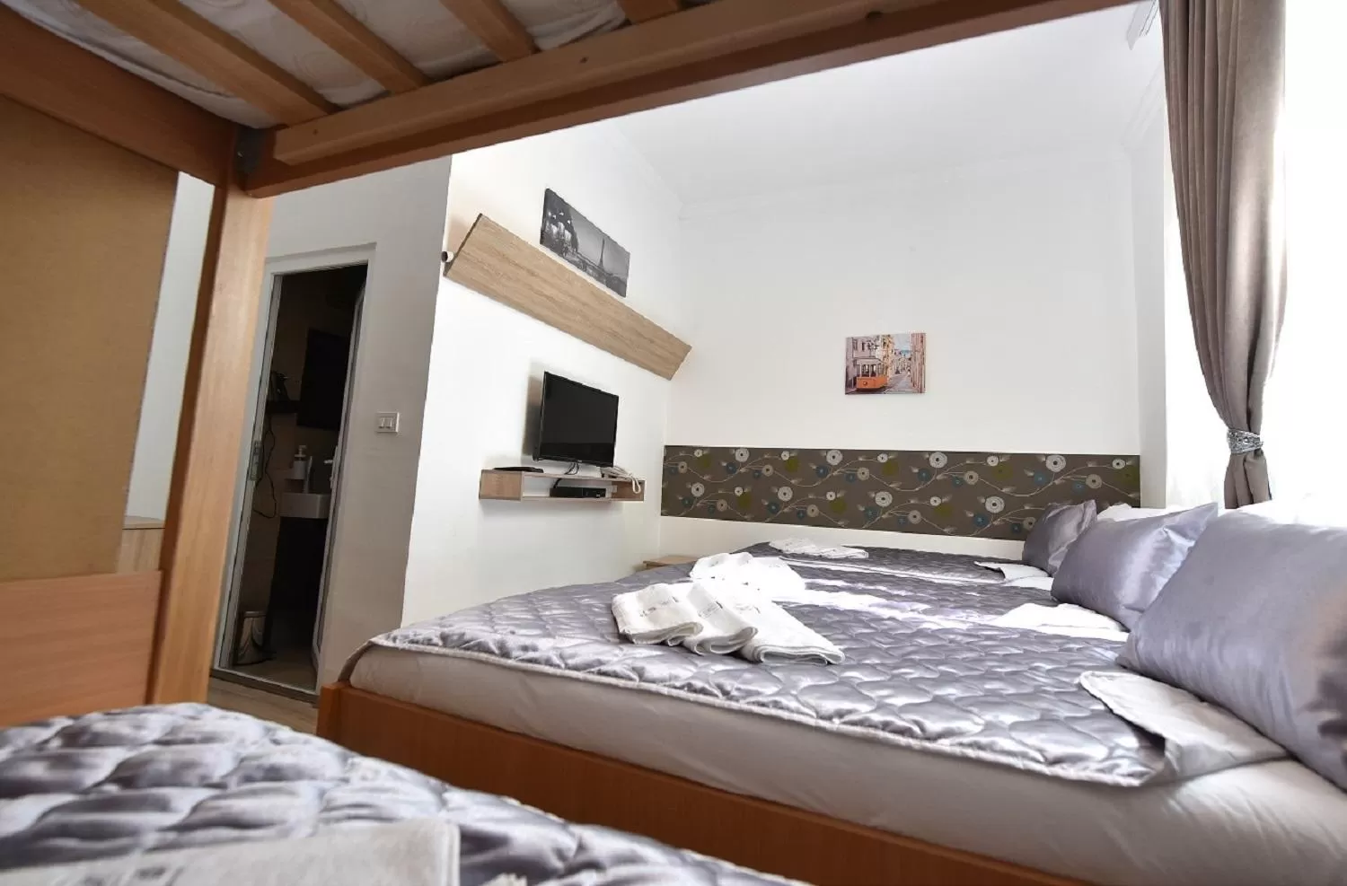 Bed in Villa Nina Hotel & Lounge bar