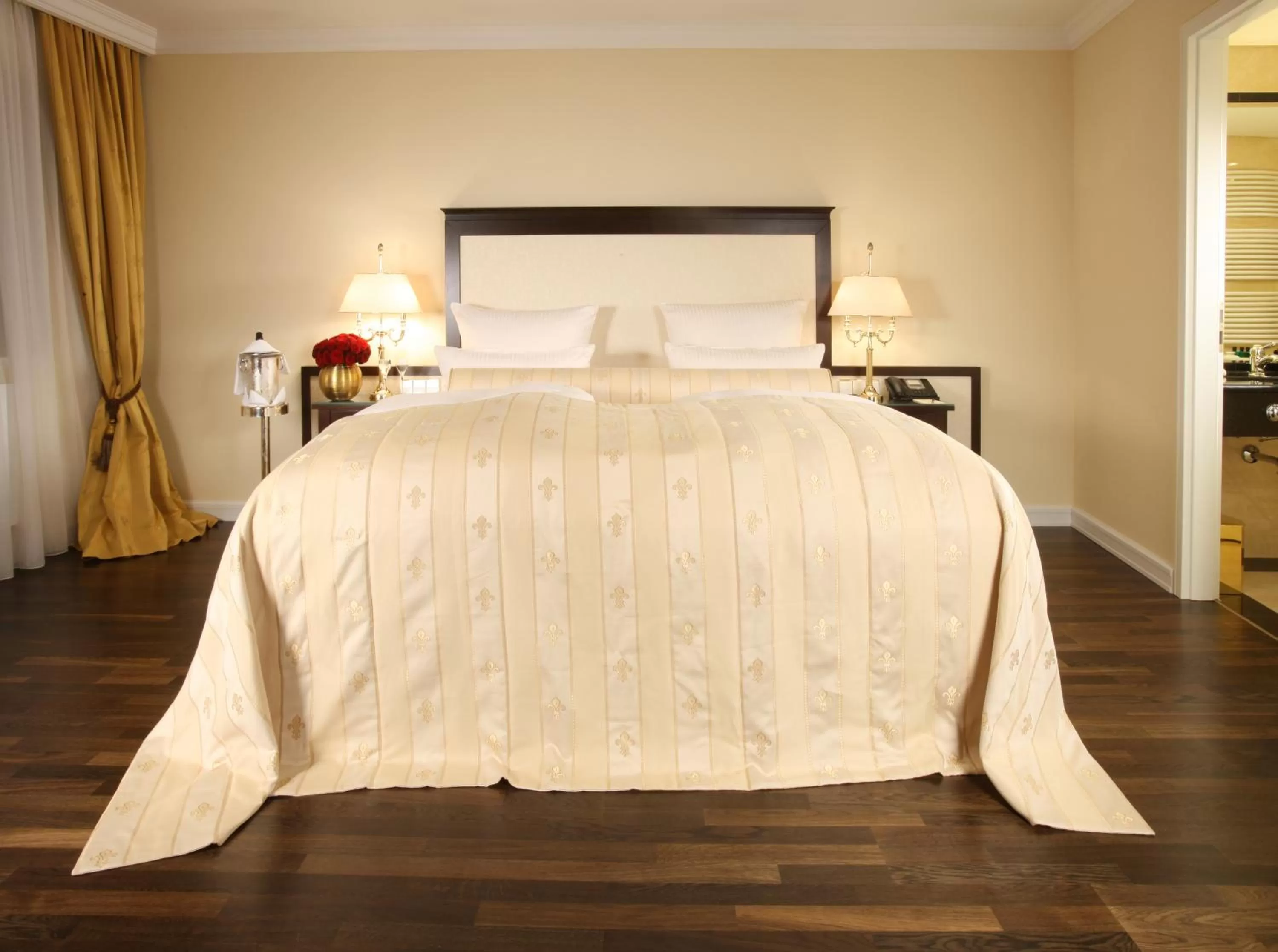 Executive Junior Suite in Hotel Suitess