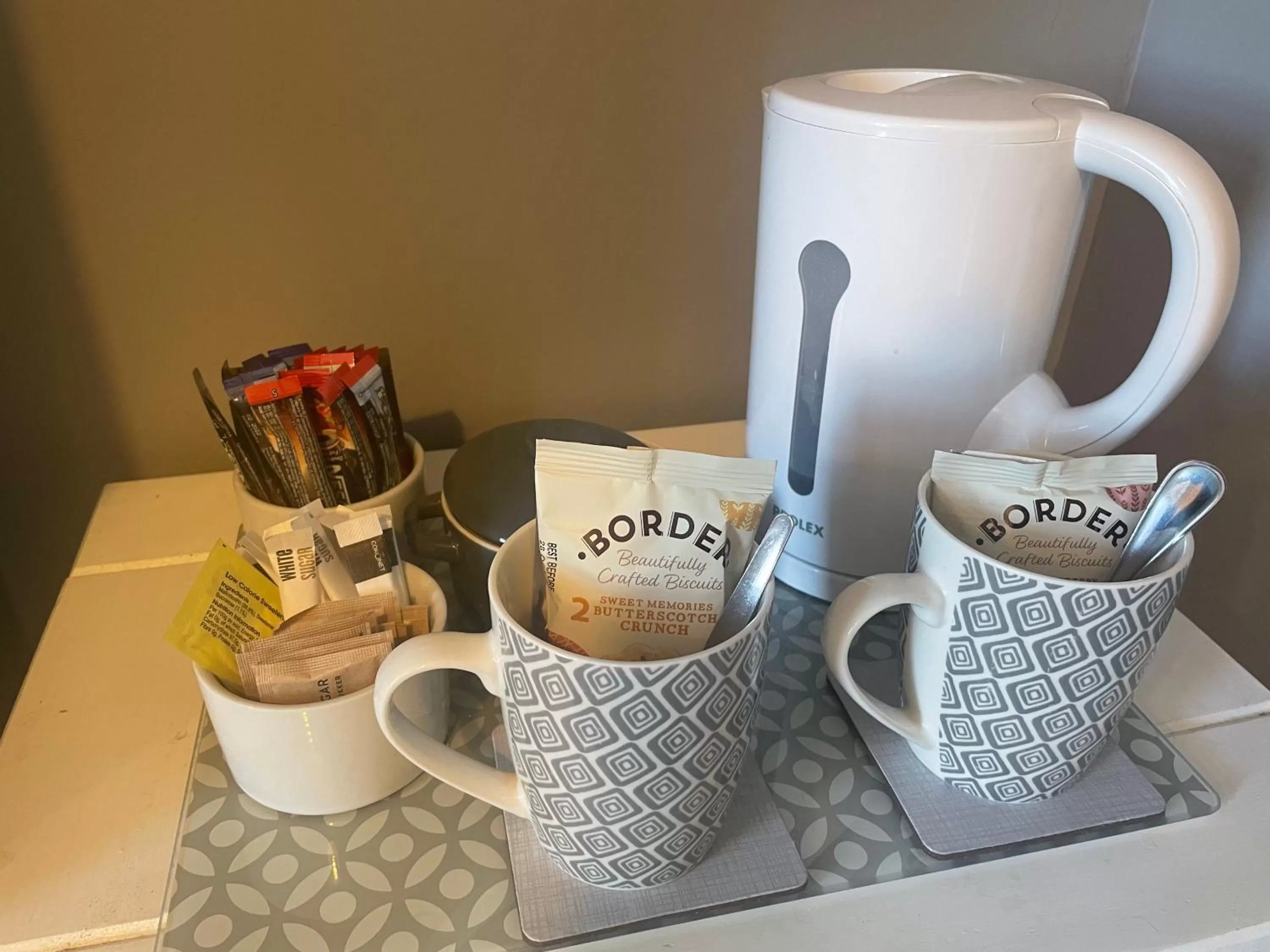 Bedroom, Coffee/Tea Facilities in The Fylingdales Inn