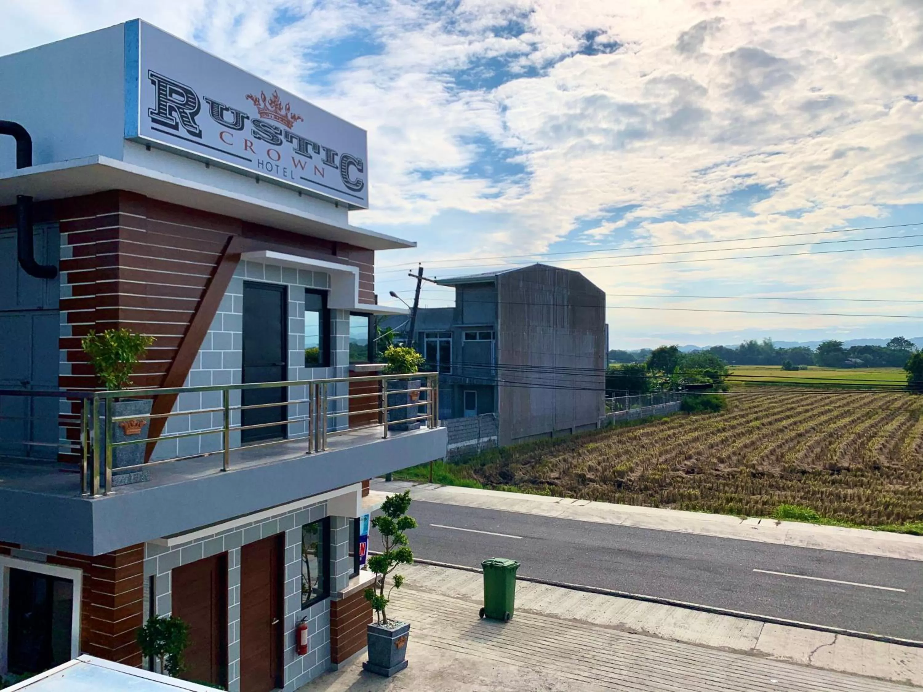 Property building in Rustic Crown Hotel