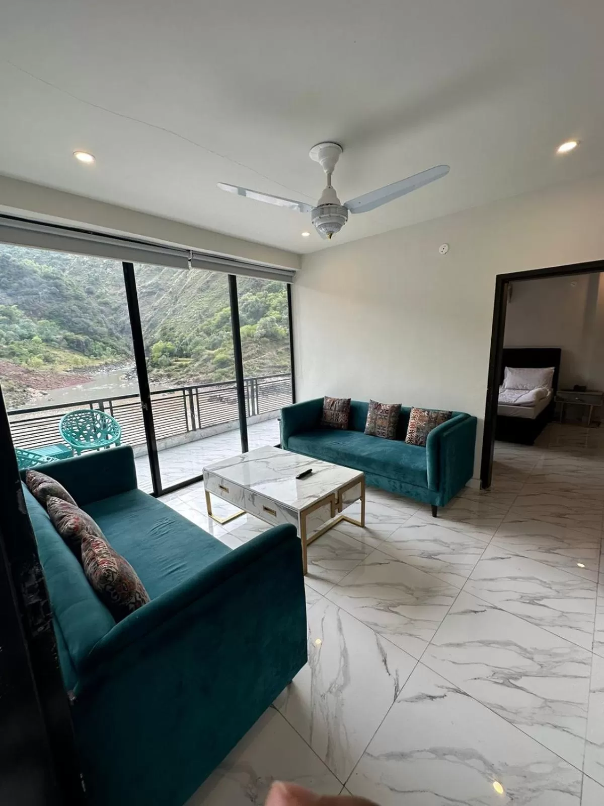 Hotel La Orilla Muzaffarabad