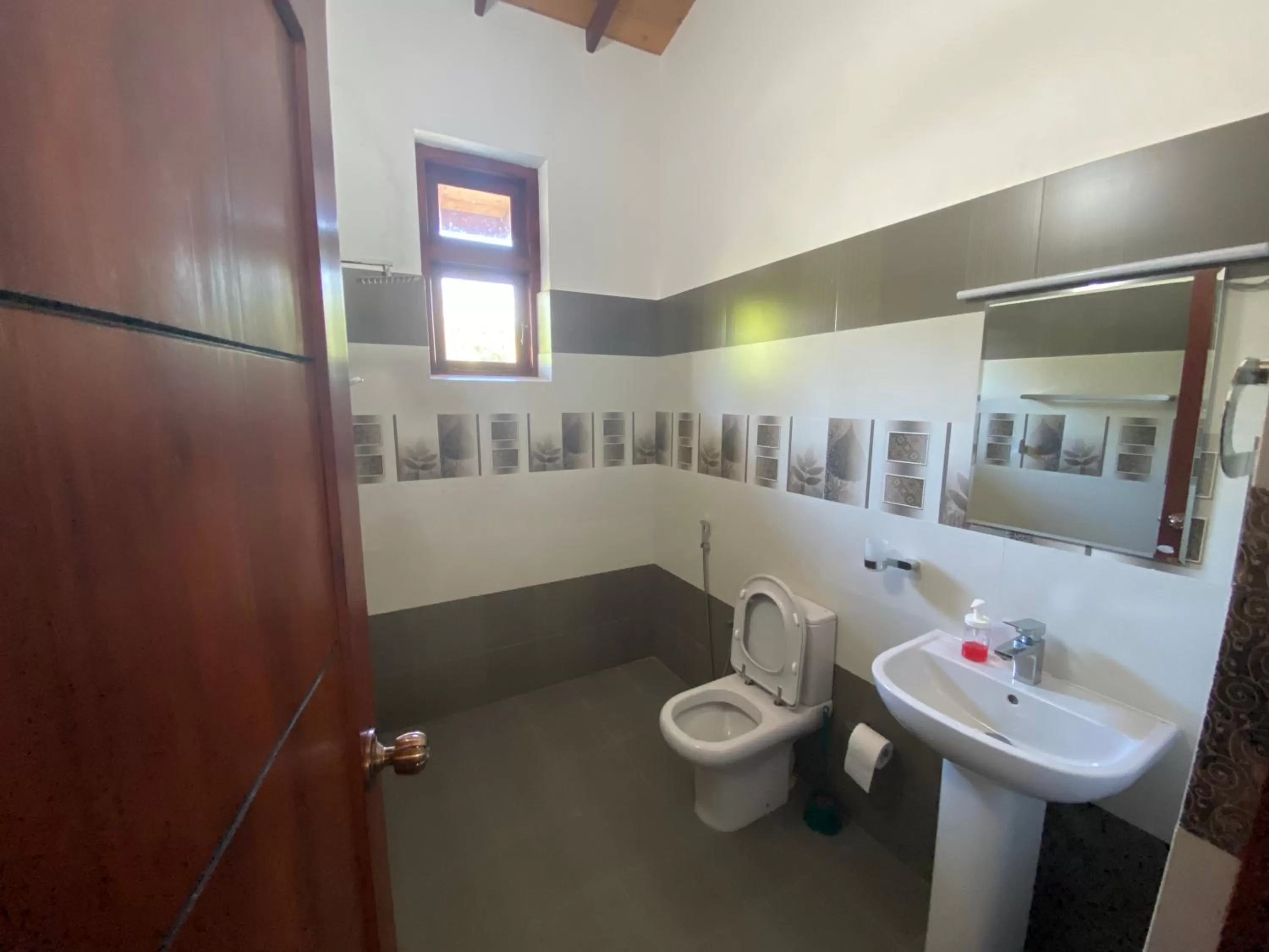 The Kingslayer Resort