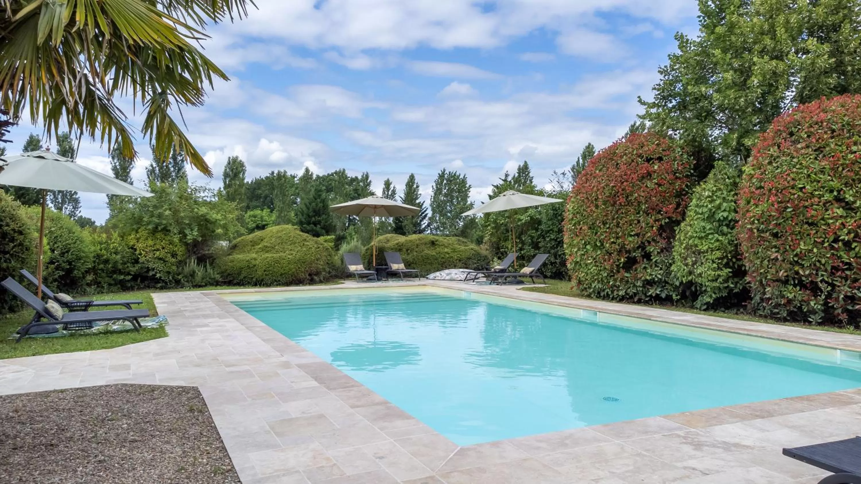 Pool view in Le Clos Vallis