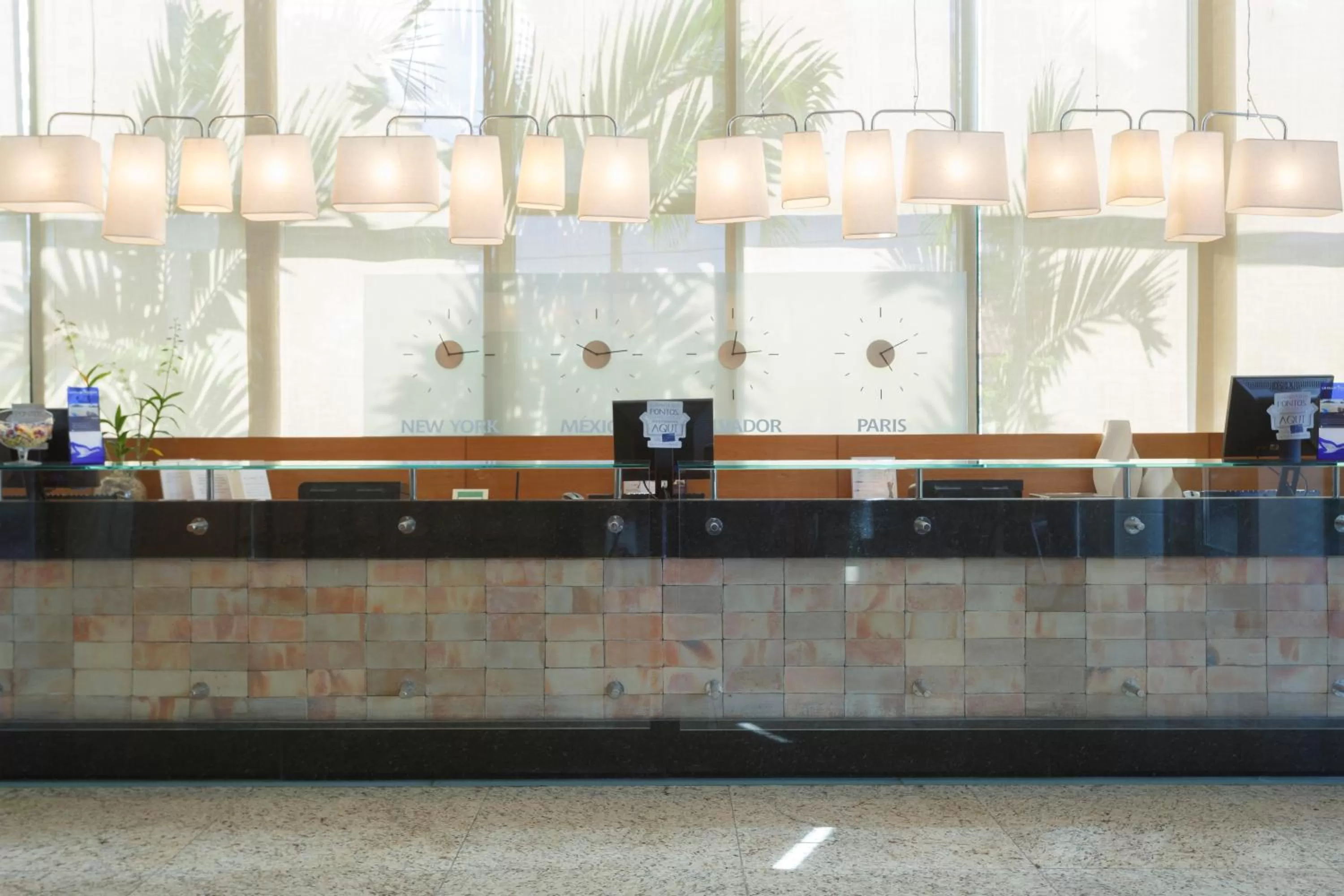 Lobby or reception in Mercure Salvador Pituba