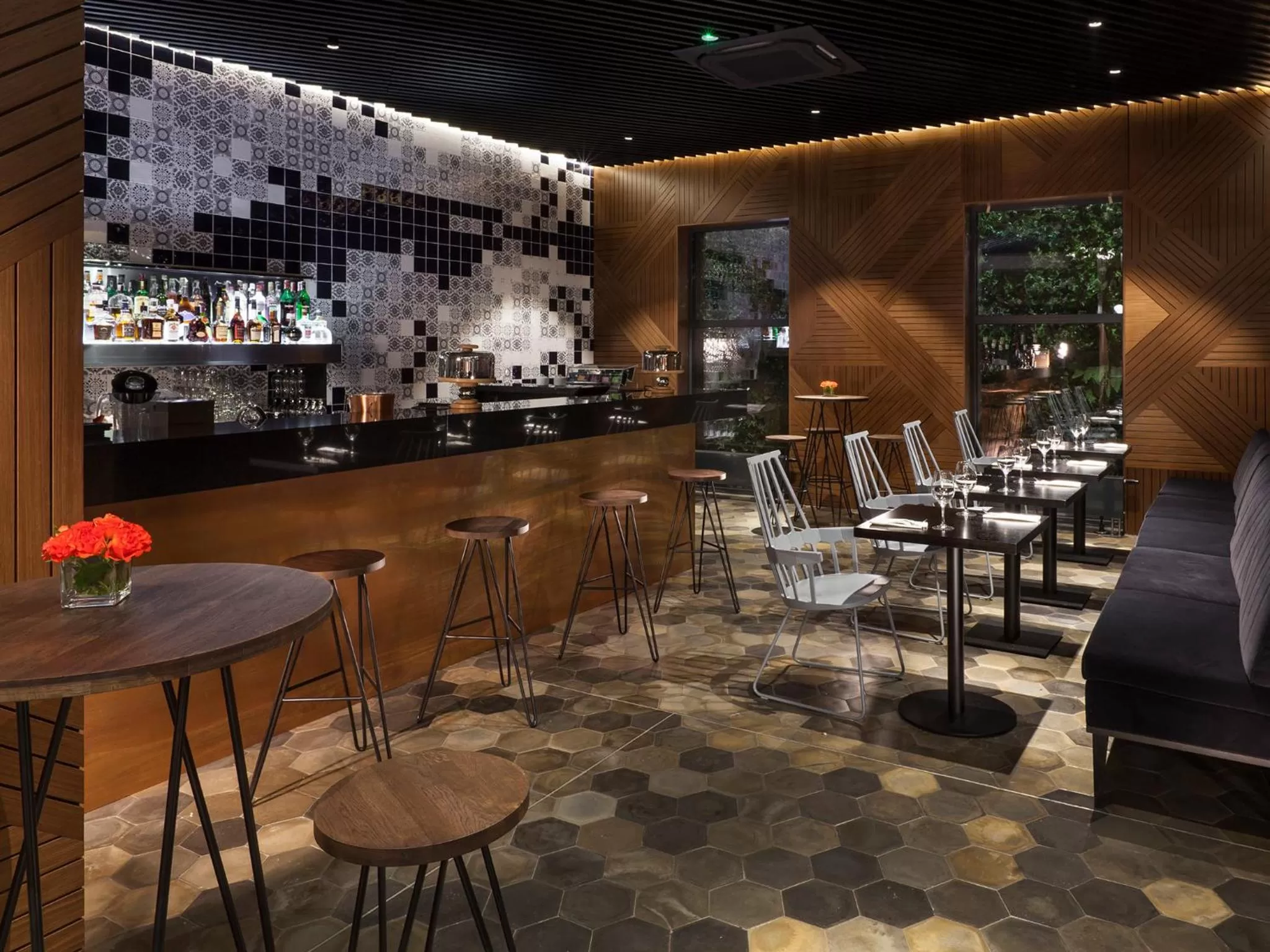 Restaurant/places to eat in Hotel Sadova