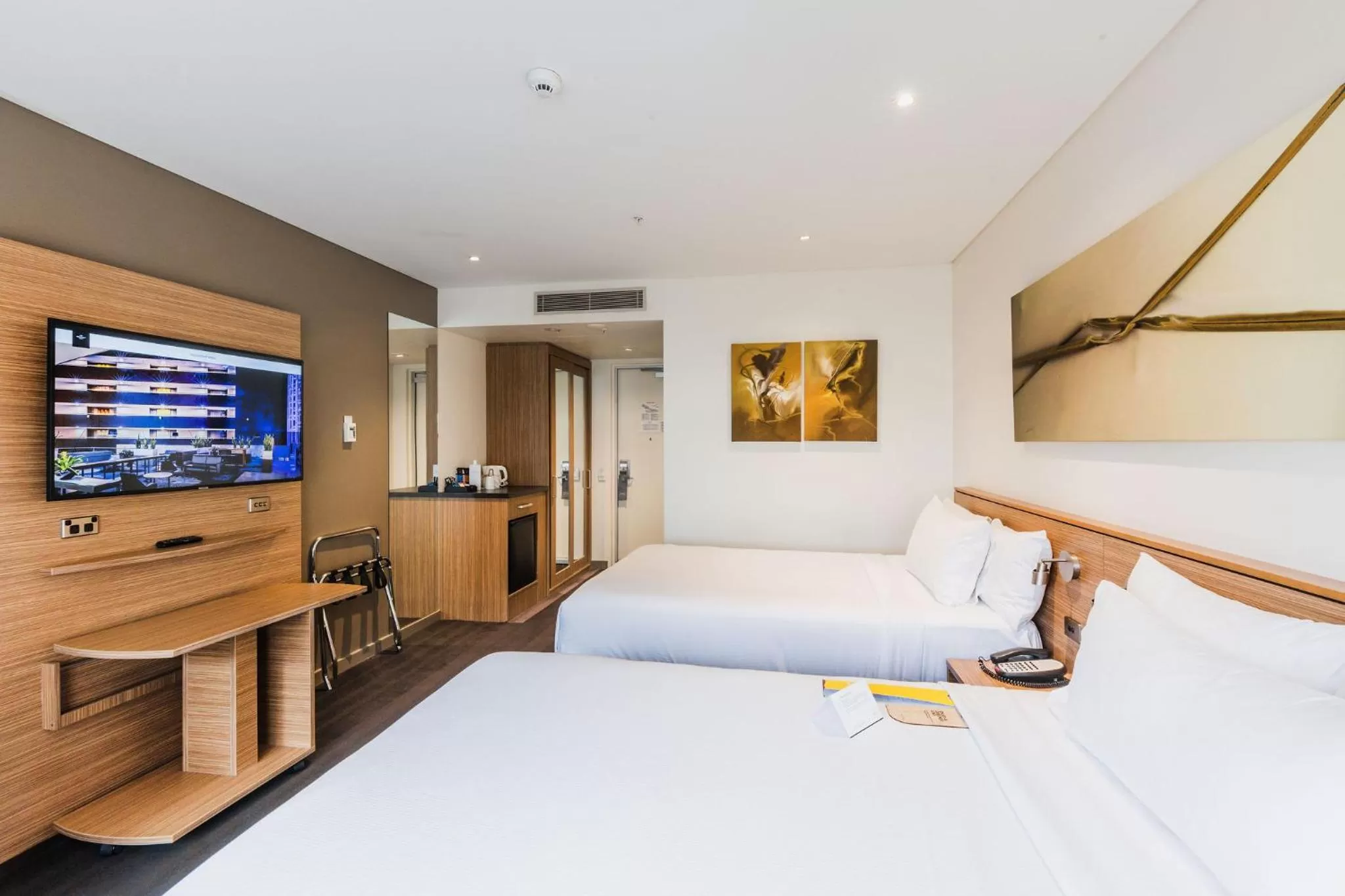 Bed in Crowne Plaza Canberra by IHG