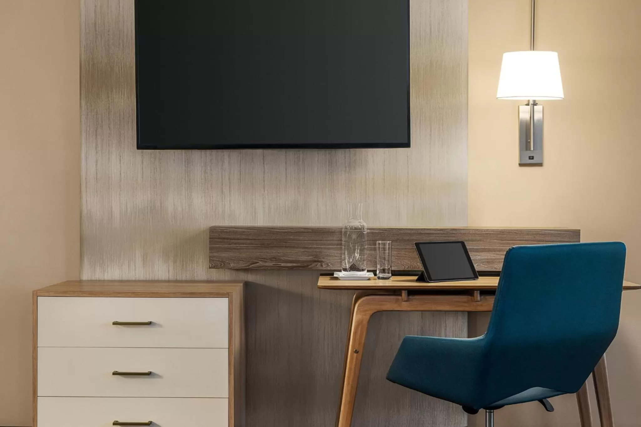 Photo of the whole room in Crowne Plaza Cleveland at Playhouse Square by IHG