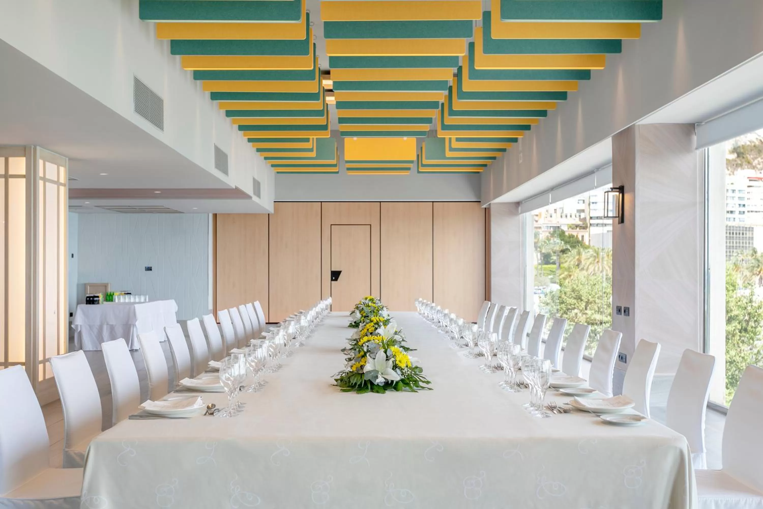 Seating area in Melia Alicante