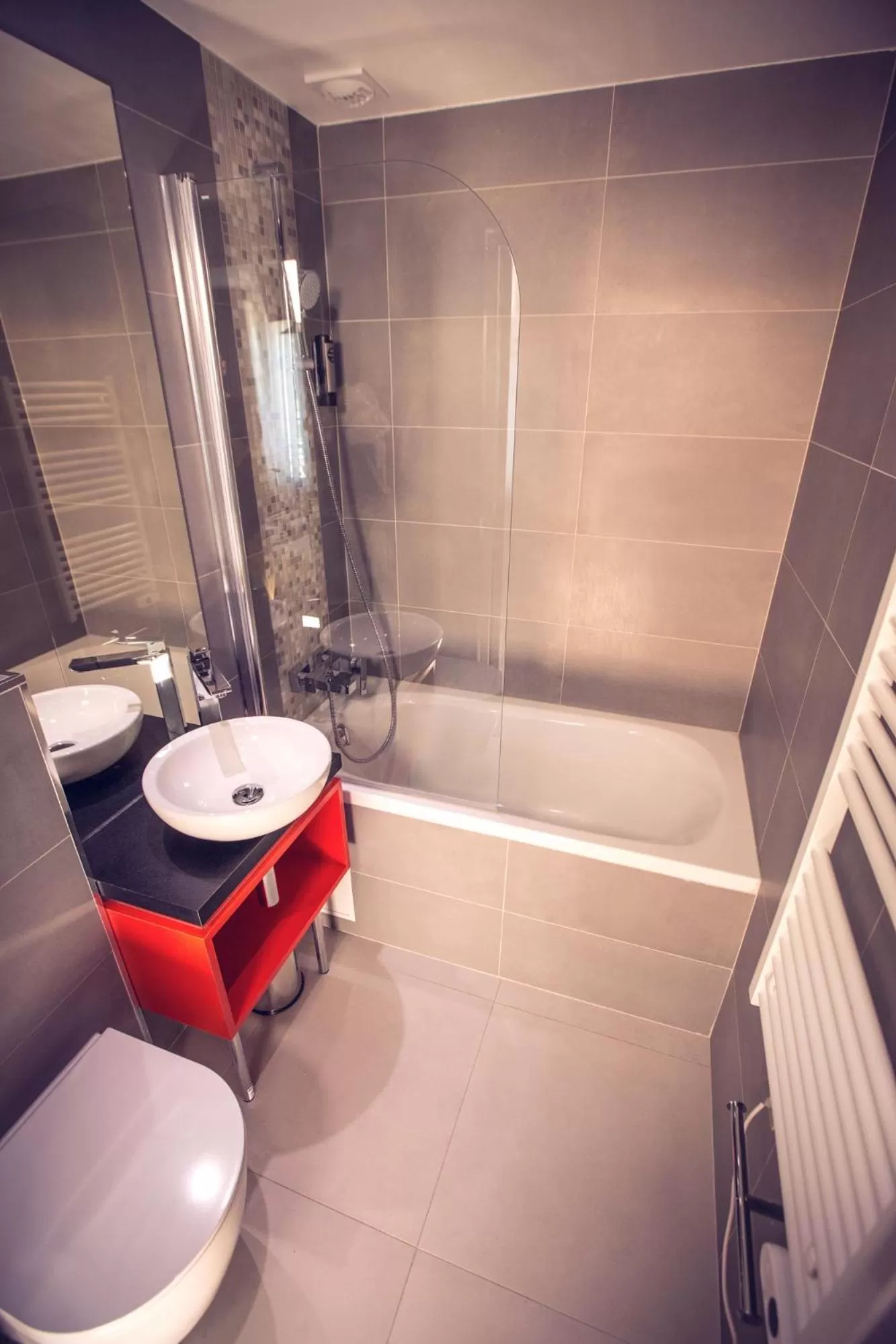 Bathroom in Timhotel Paris Gare de l'Est