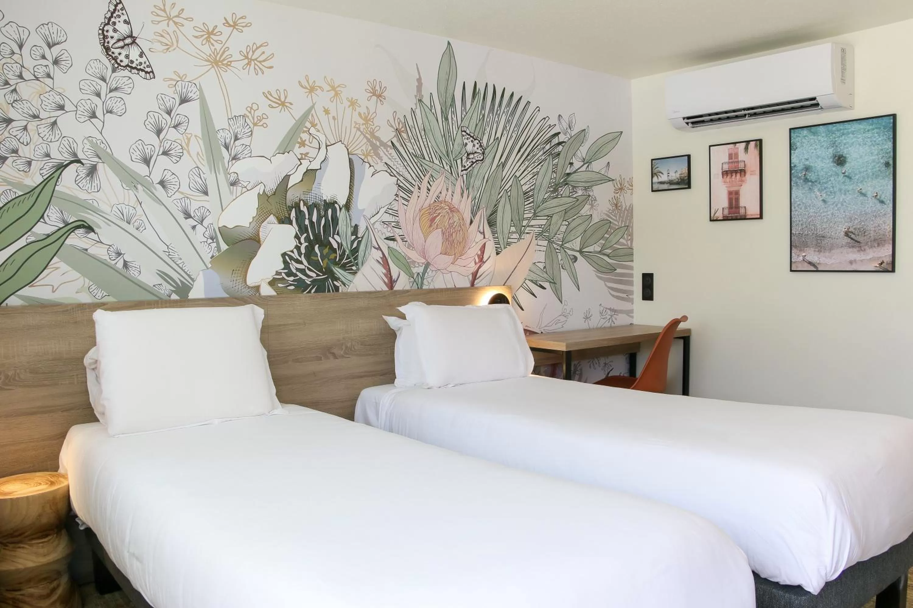 Bedroom, Bed in HÔTEL KYRIAD MARSEILLE - Vitrolles Aéroport