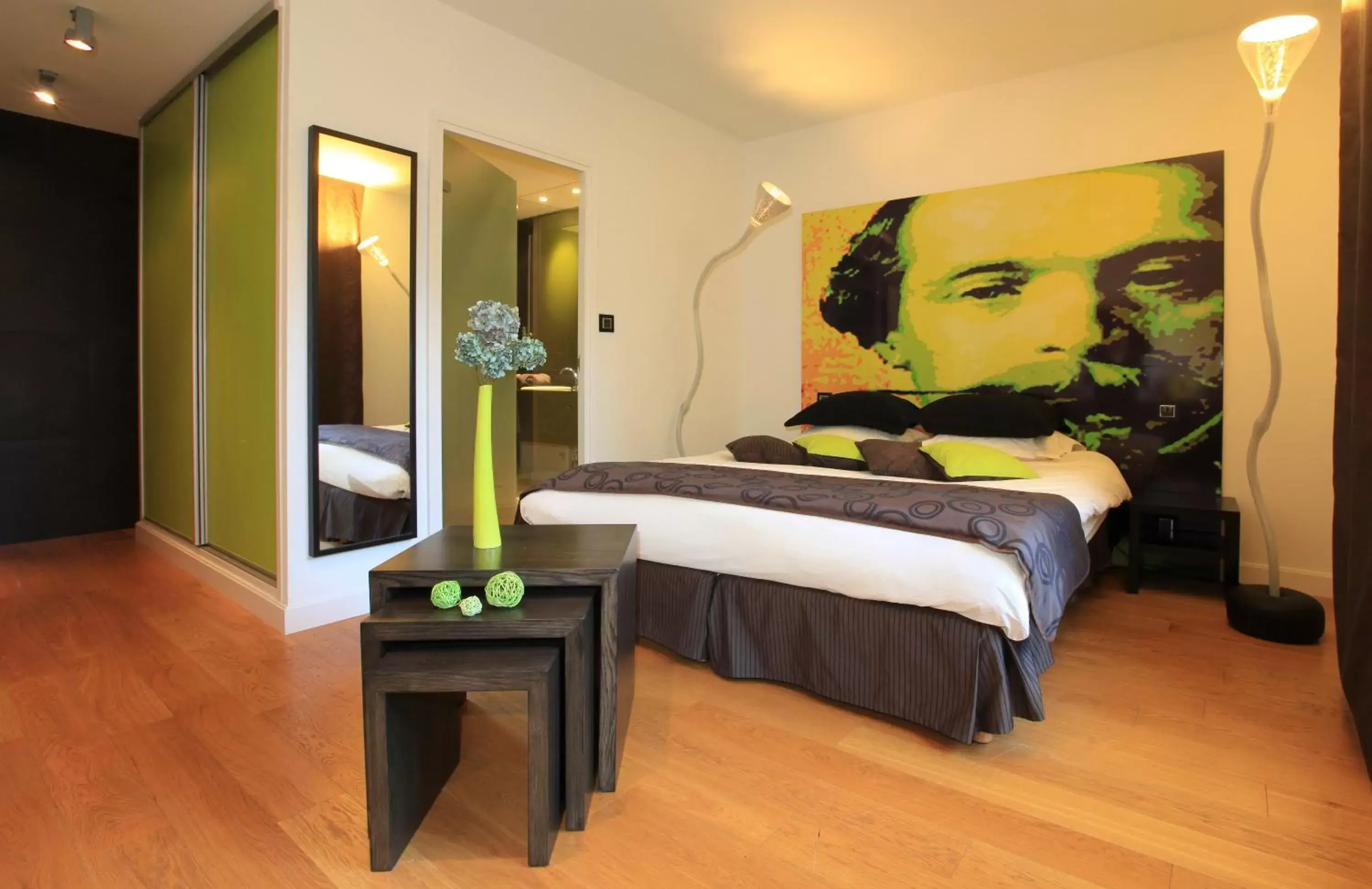 Deluxe Double or Twin Room in Maison Decoret Deluxe Double or Twin Room in Maison Decoret