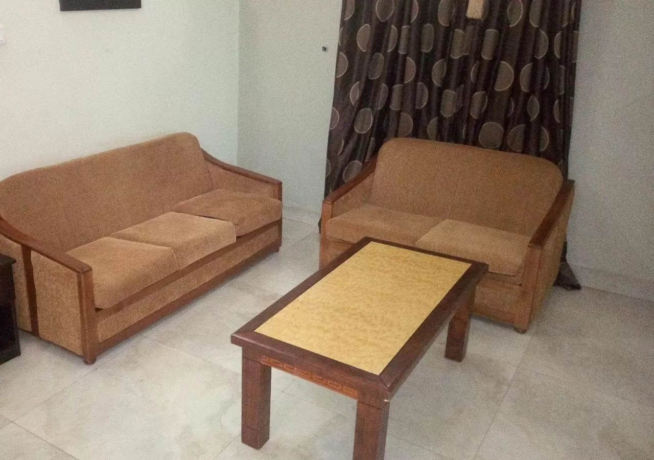 Living room in Nue-Crest Hotels & Suites