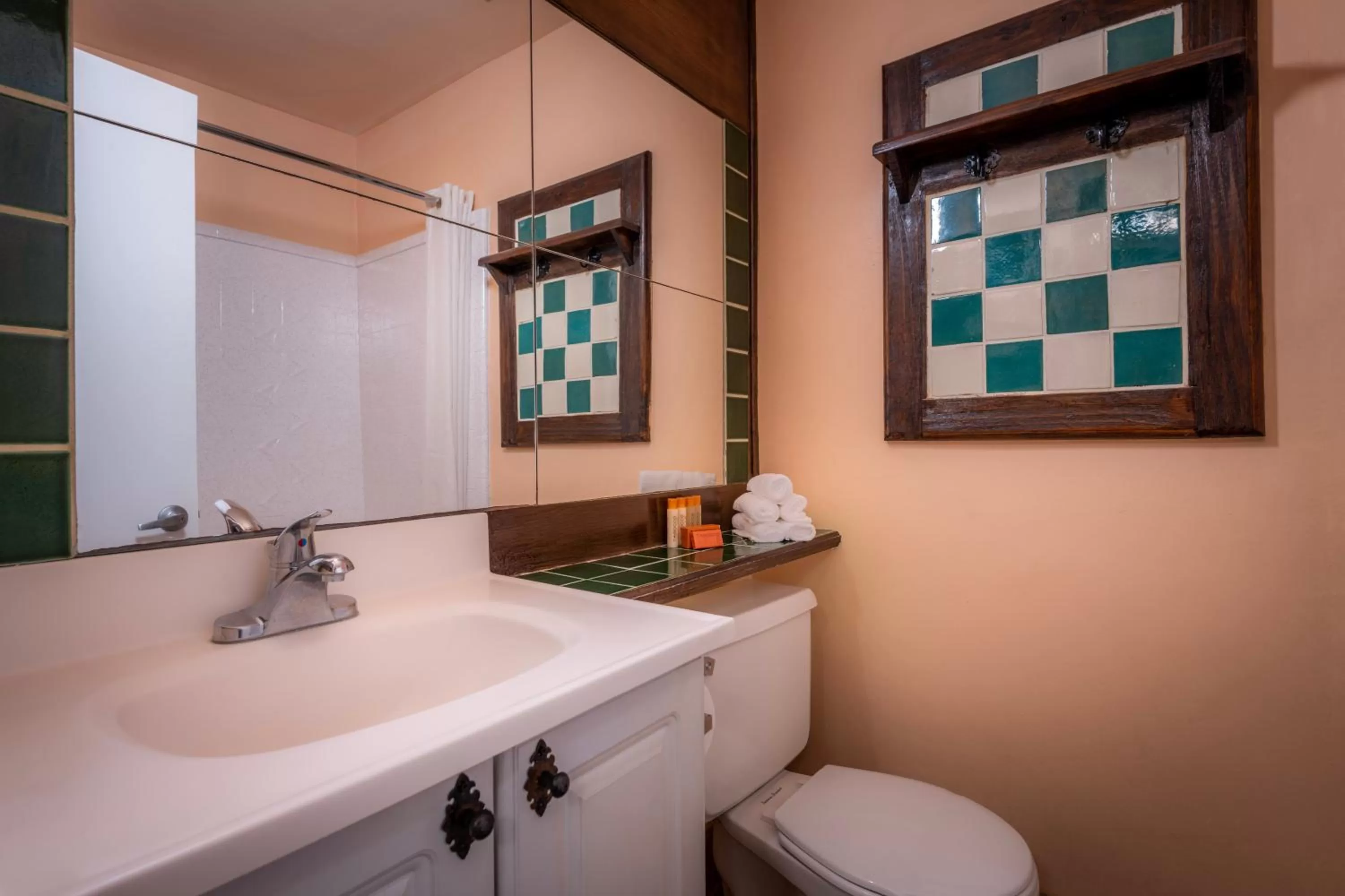 Bathroom in Hotel Pepper Tree Boutique Kitchen Studios - Anaheim