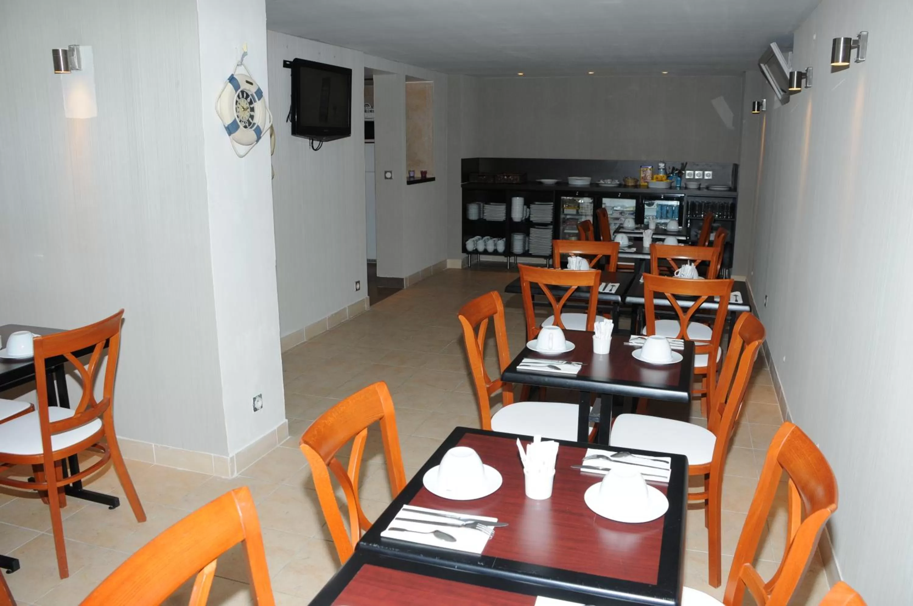 Restaurant/places to eat in Hôtel Patio Brancion