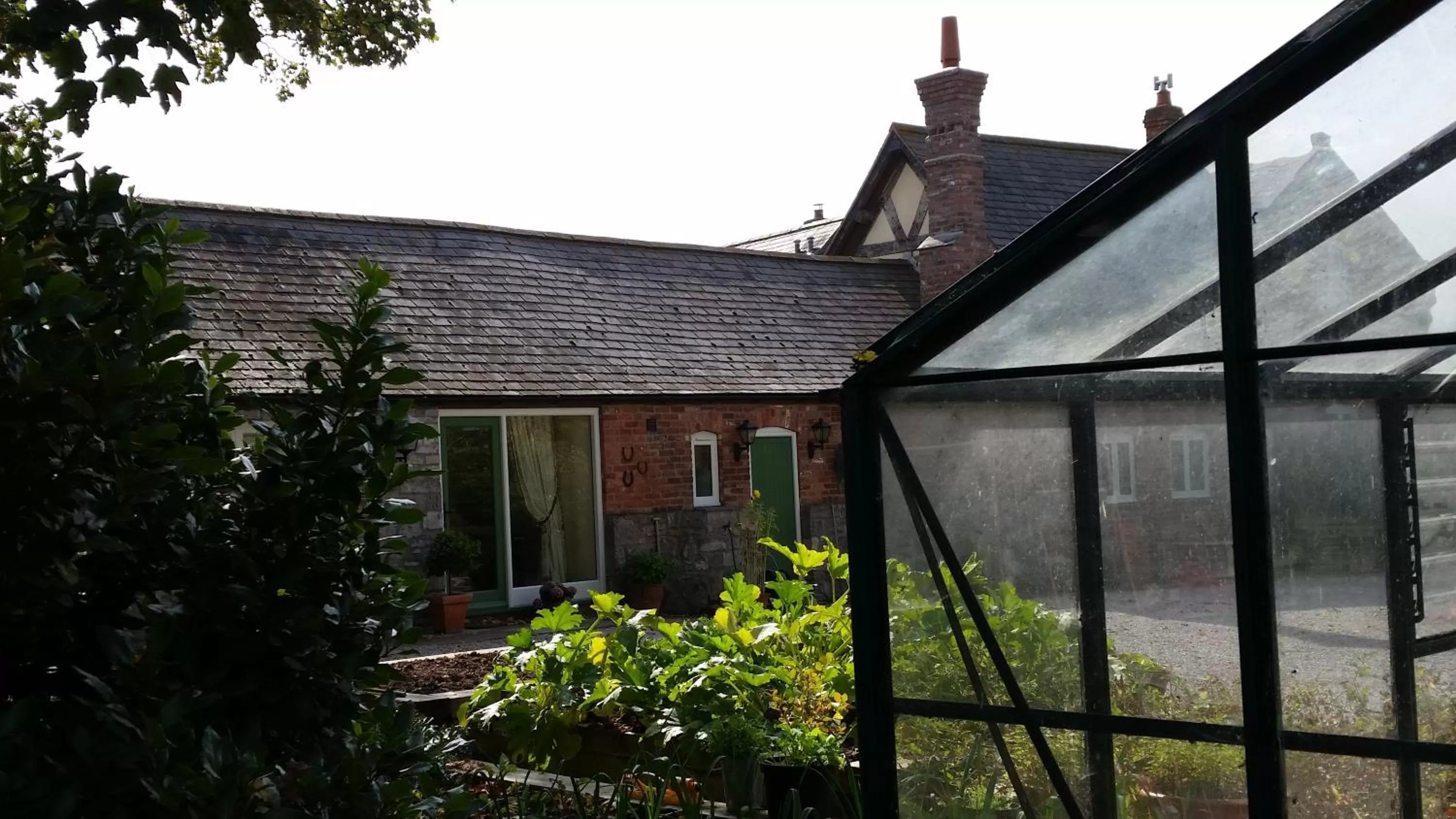 Facade/entrance, Property Building in Ty Derw Country House B&B