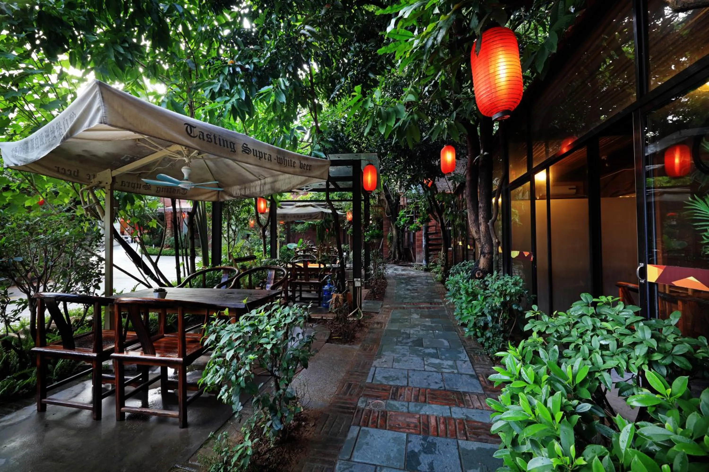 Restaurant/Places to Eat in Guangzhou The Royal Garden Hotel