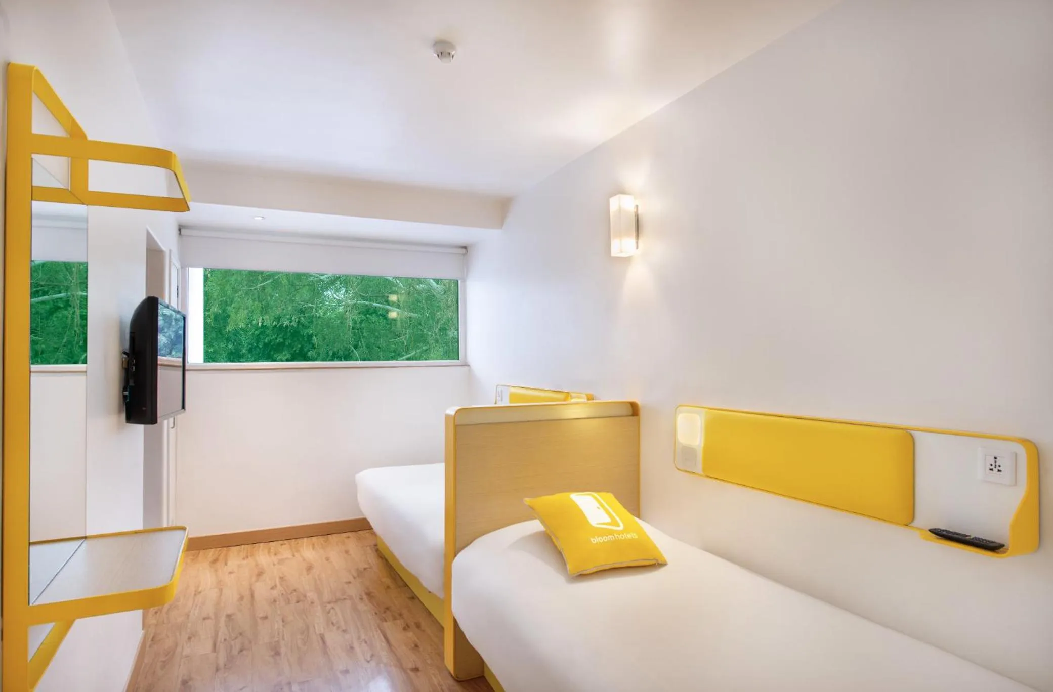 Living room, Bed in bloomrooms @ Janpath